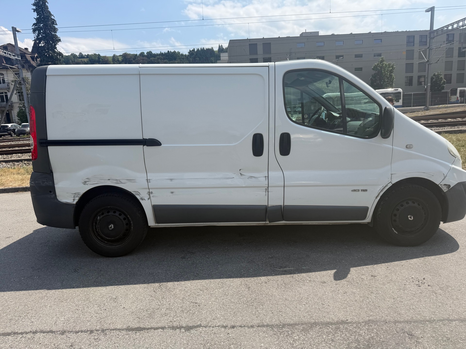 RENAULT Trafic 2.0 dCi 115 2.9t L1H1-image-3