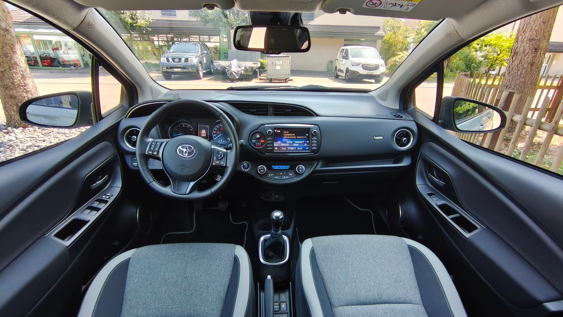 TOYOTA Yaris 1.5 Trend-image-9