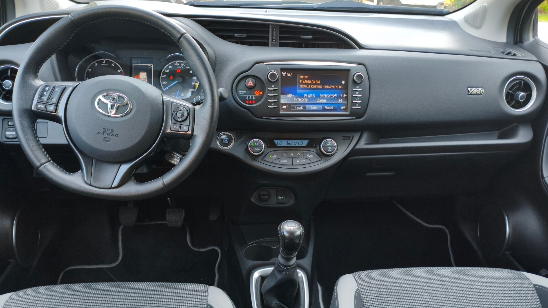 TOYOTA Yaris 1.5 Trend-image-10