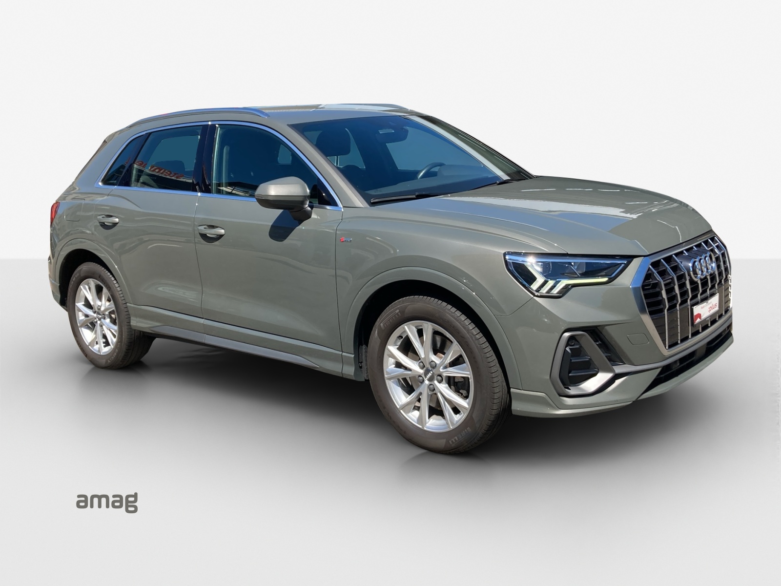AUDI Q3 40 TFSI S line quattro S-tronic-image-5