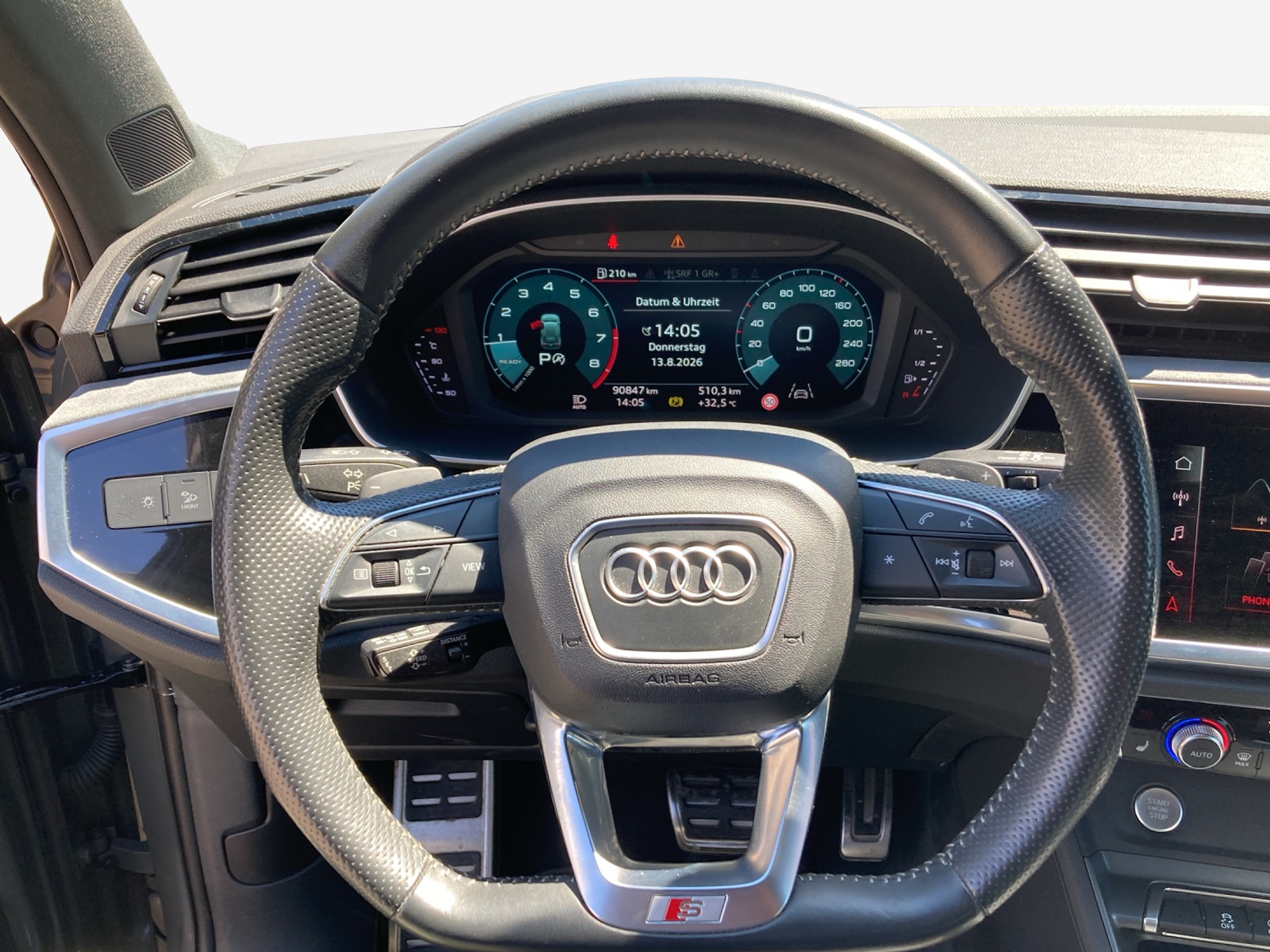 AUDI Q3 40 TFSI S line quattro S-tronic-image-9
