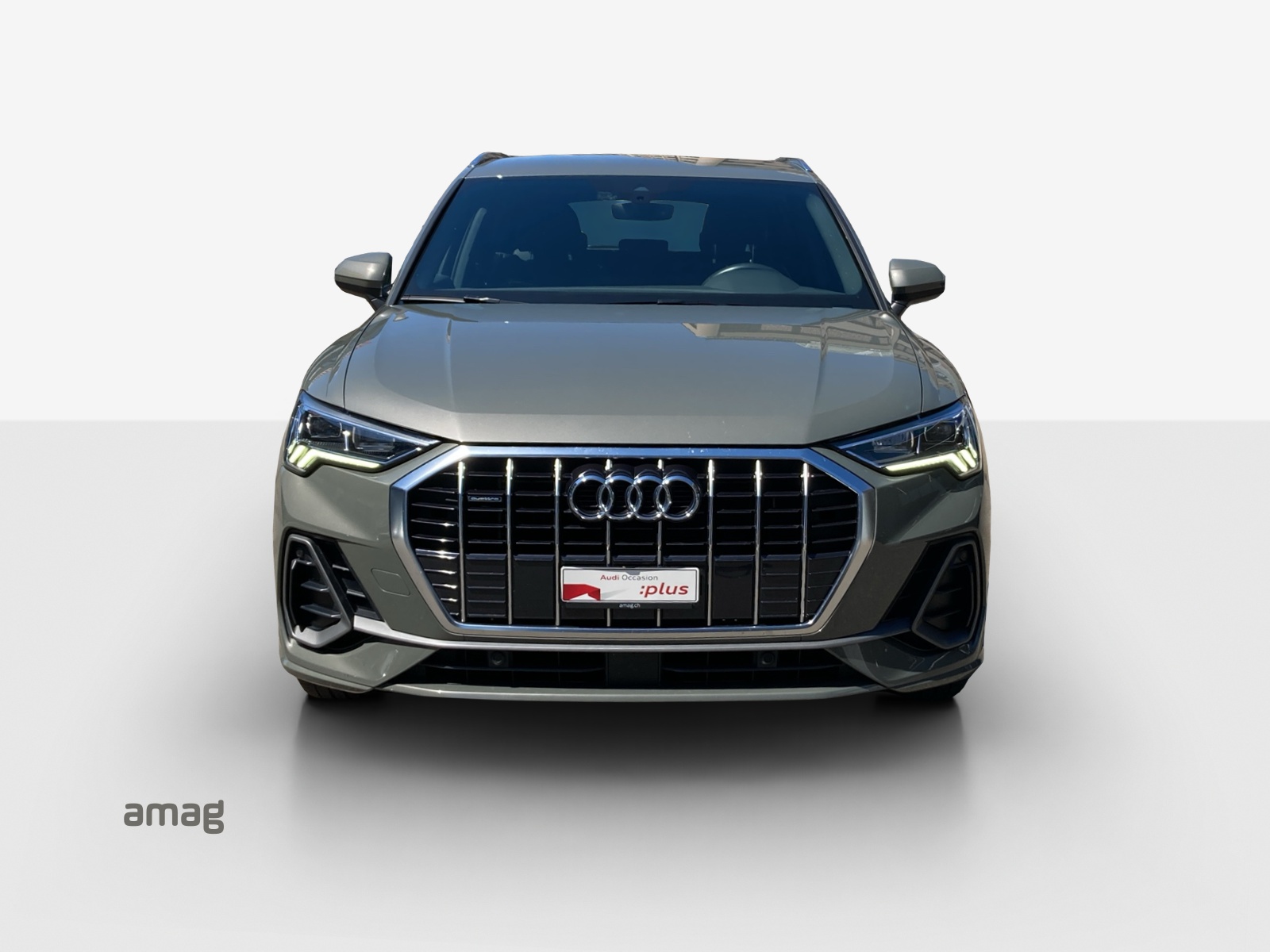 AUDI Q3 40 TFSI S line quattro S-tronic-image-6
