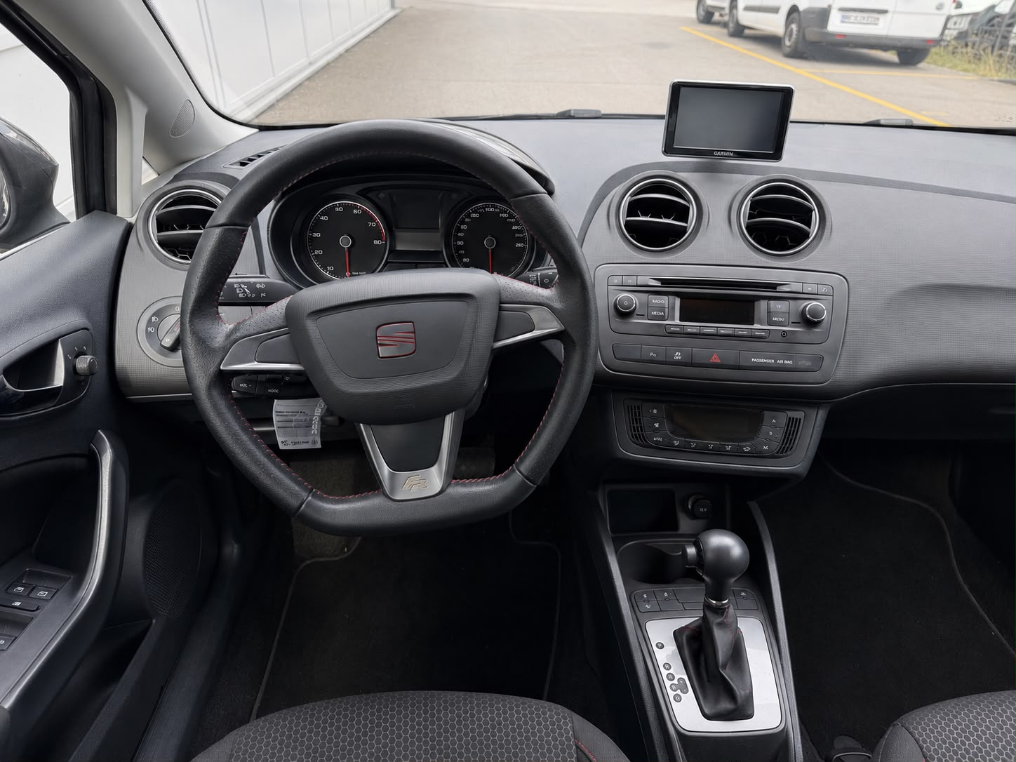 SEAT Ibiza 1.2 TSI FR DSG-image-8