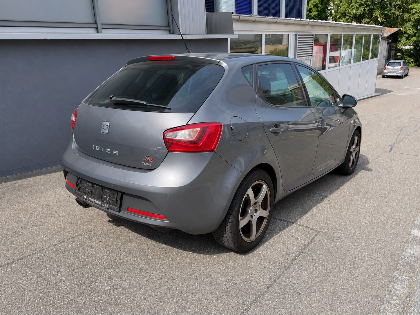 SEAT Ibiza 1.2 TSI FR DSG-image-2