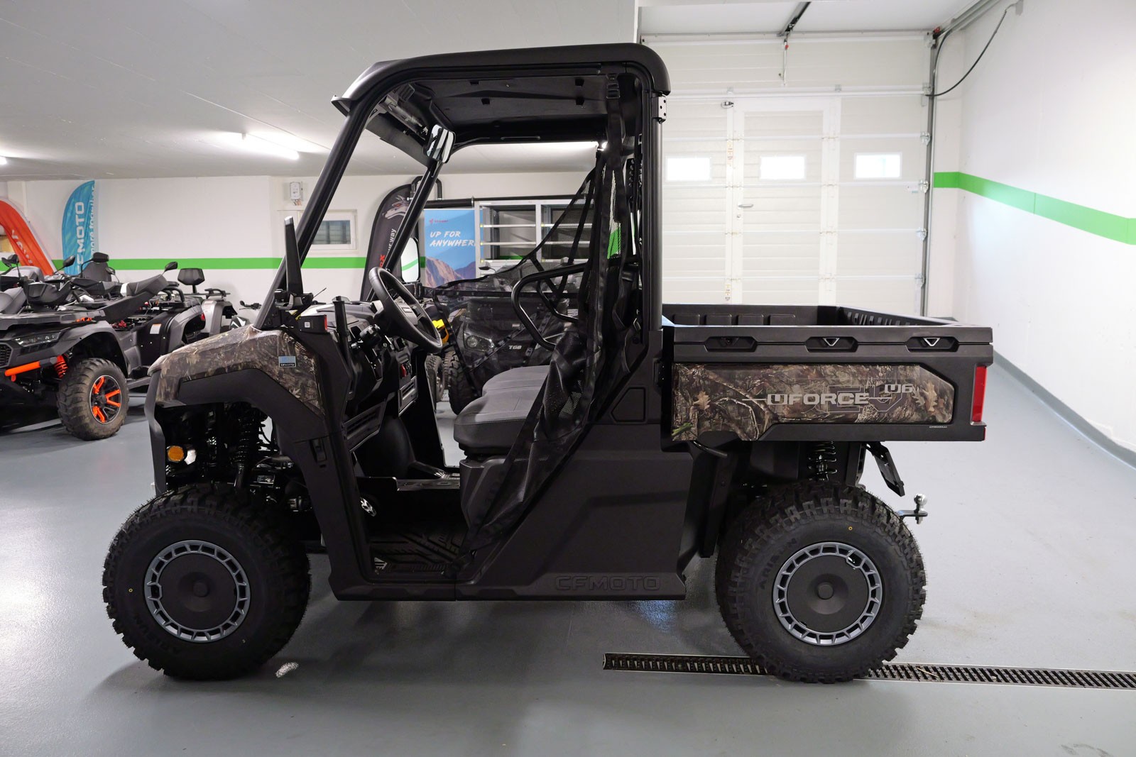 CF MOTO UFORCE U6 EV-showroom-element-3