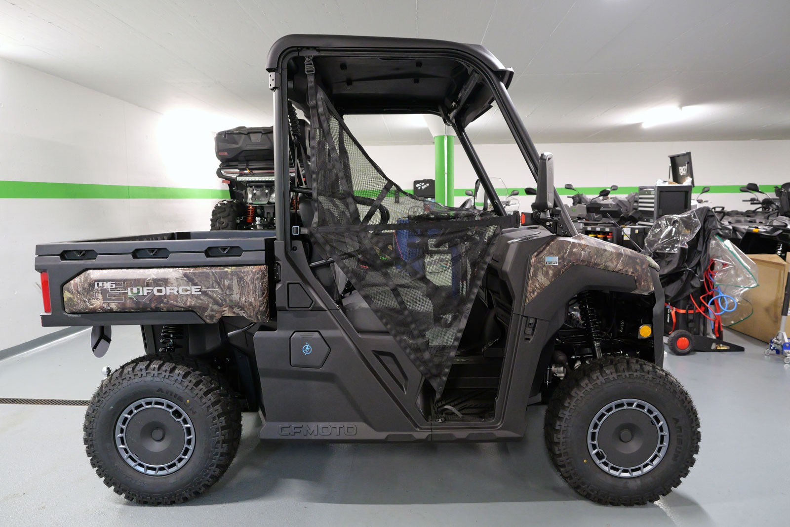 CF MOTO UFORCE U6 EV-image-7