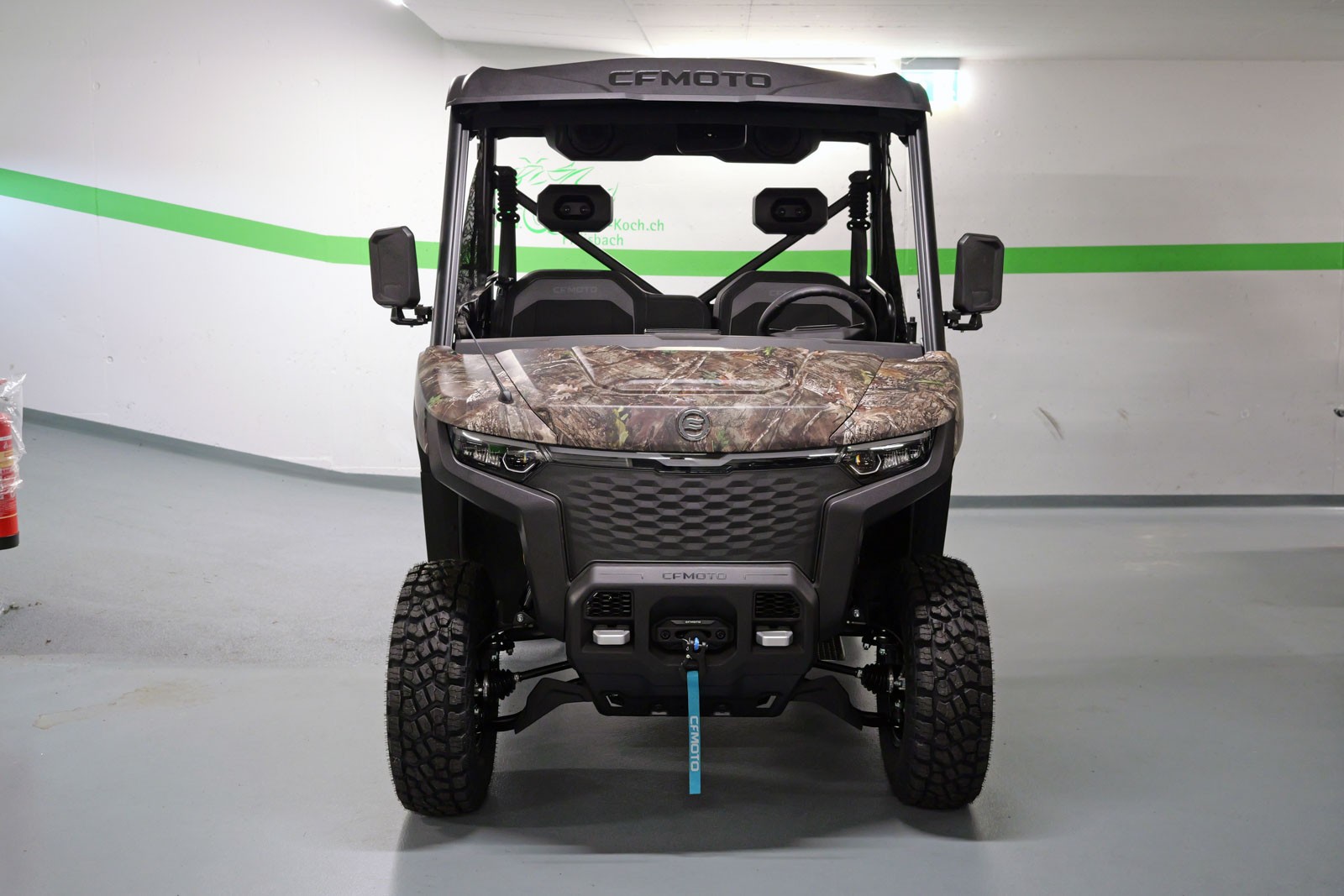 CF MOTO UFORCE U6 EV-showroom-element-1