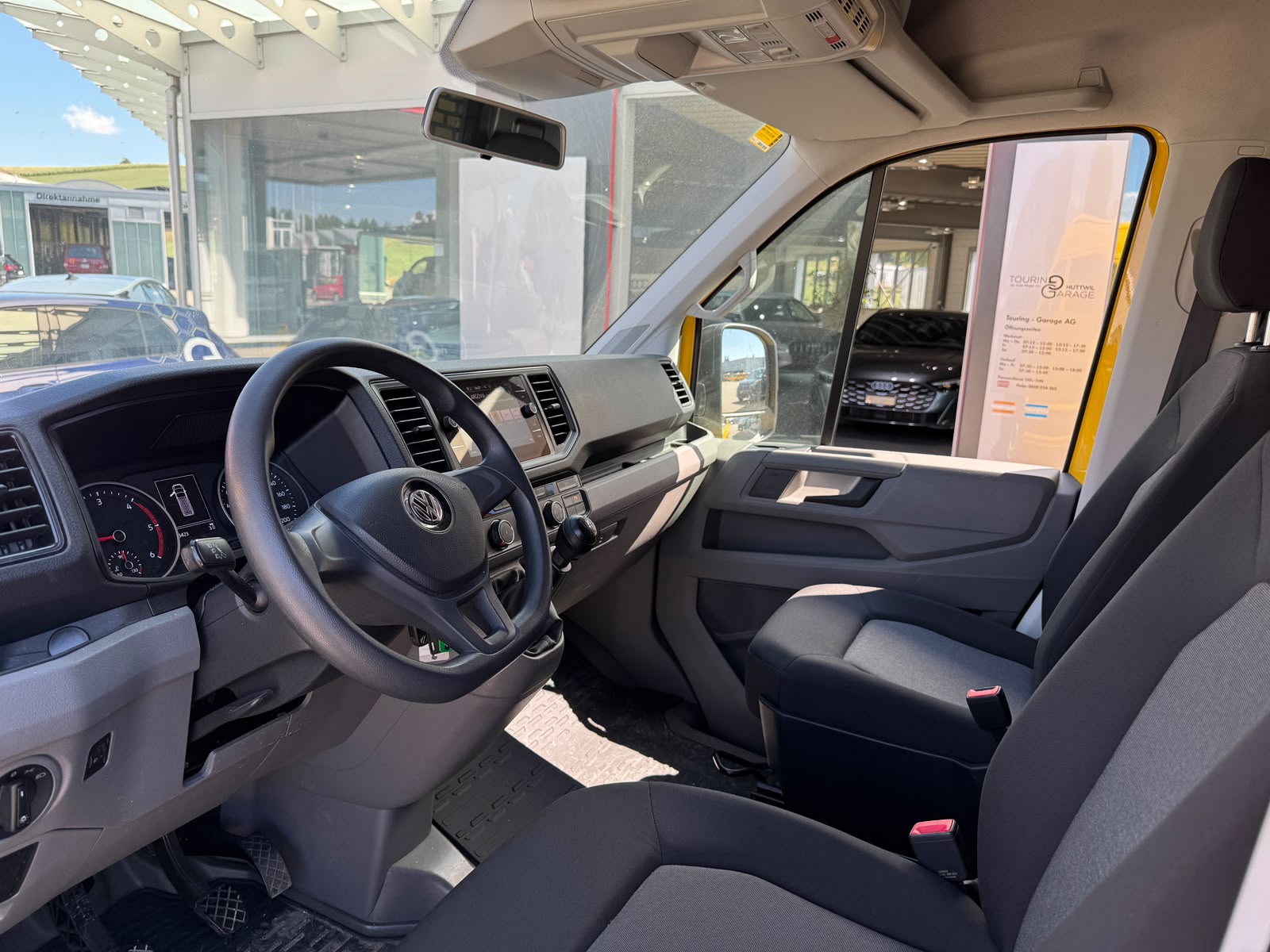 VW Crafter 35 2.0 TDI L3 4Motion Motorrad-Transporter-image-19