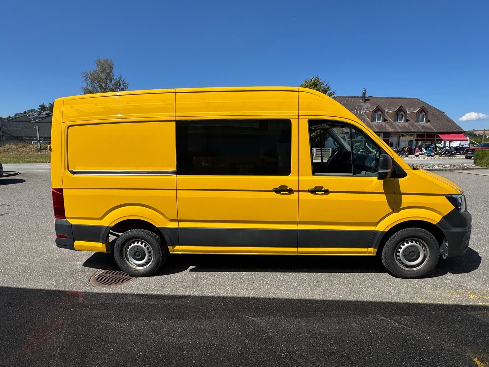 VW Crafter 35 2.0 TDI L3 4Motion Motorrad-Transporter-image-14