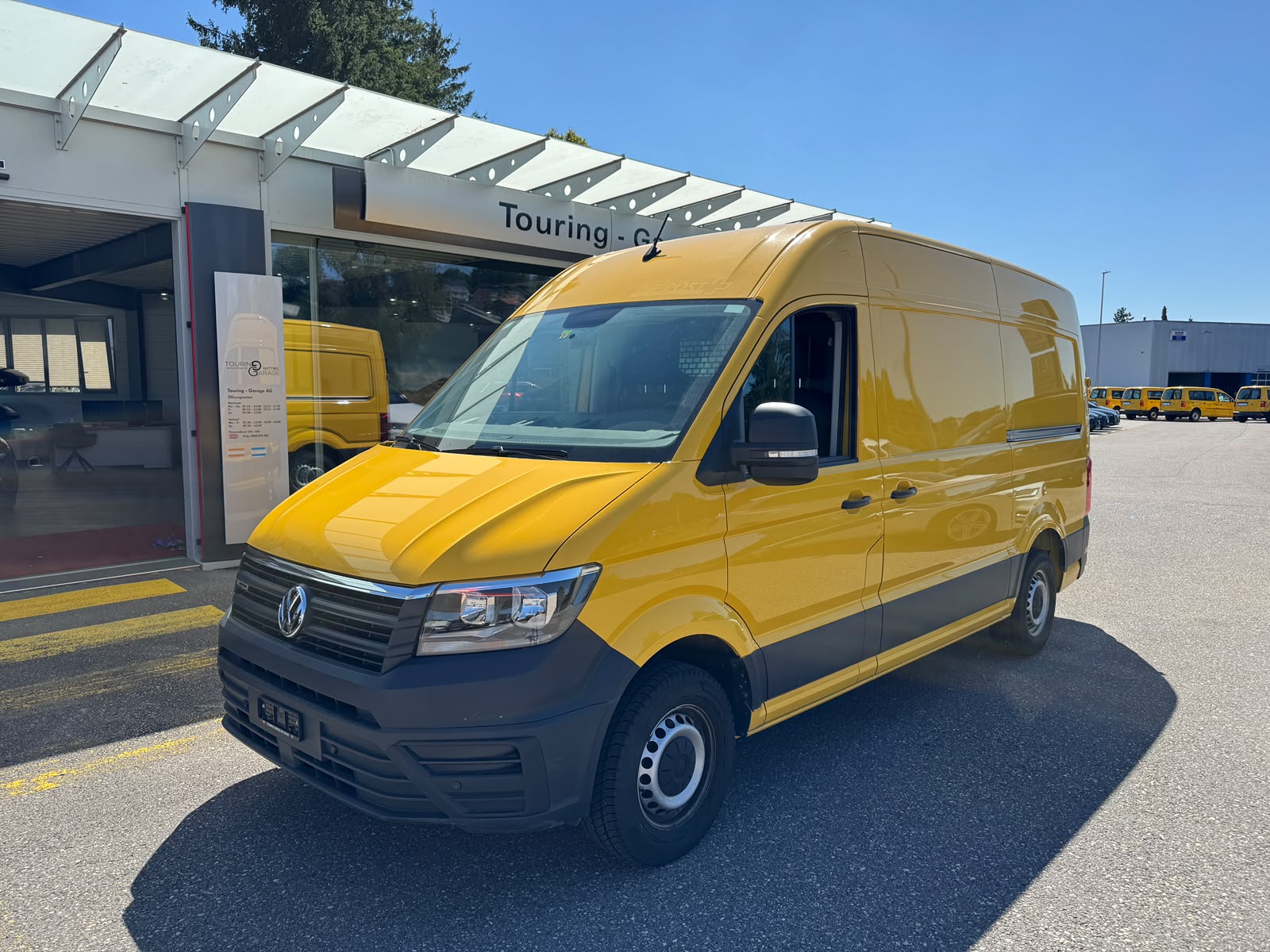 VW Crafter 35 2.0 TDI L3 4Motion Motorrad-Transporter-image-10