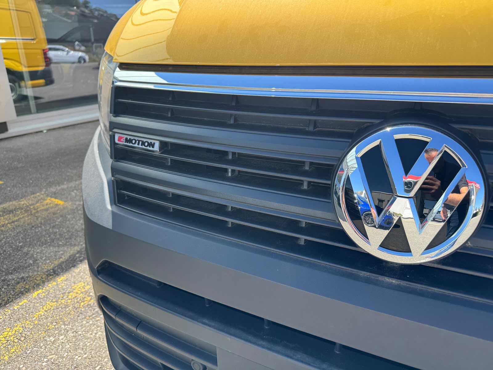 VW Crafter 35 2.0 TDI L3 4Motion Motorrad-Transporter-image-17