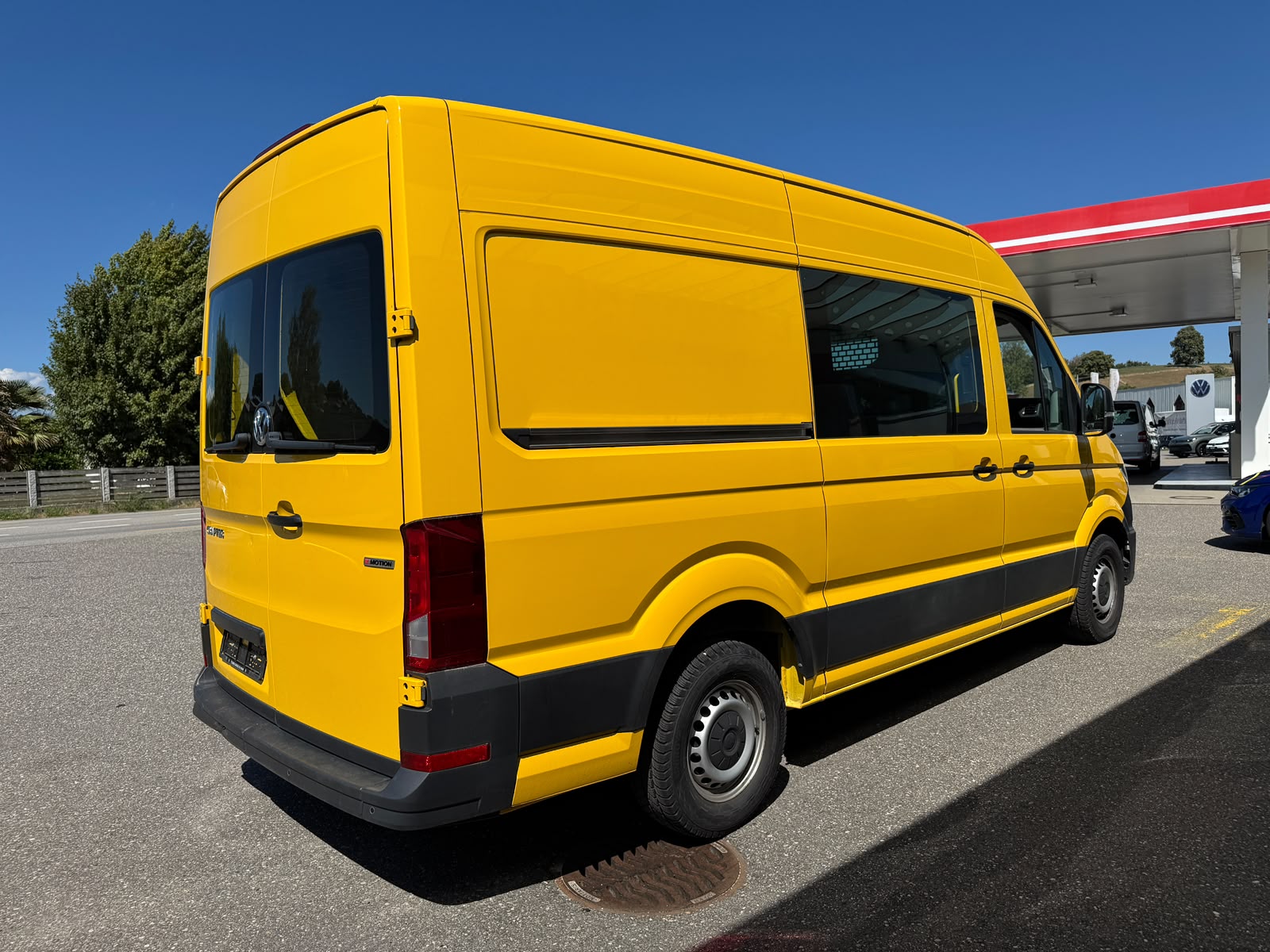 VW Crafter 35 2.0 TDI L3 4Motion Motorrad-Transporter-image-13