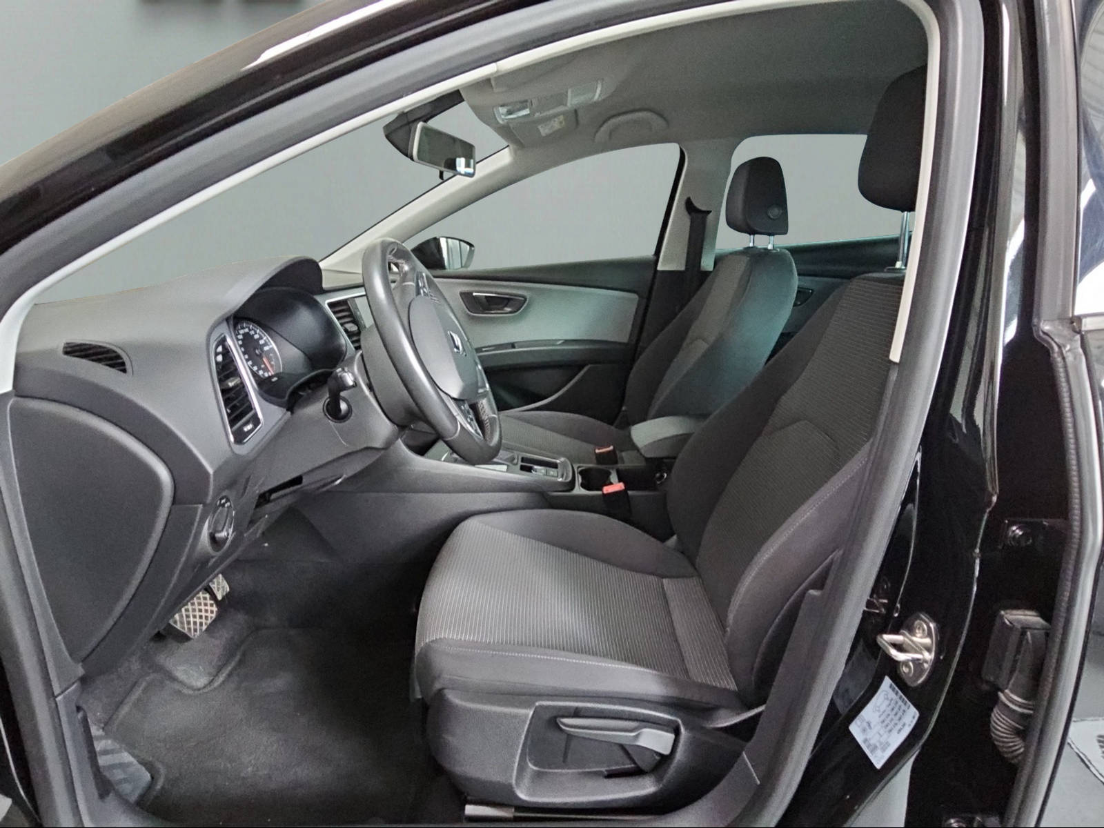 SEAT Leon ST 1.0 Ecomotive TSI Style DSG-image-8