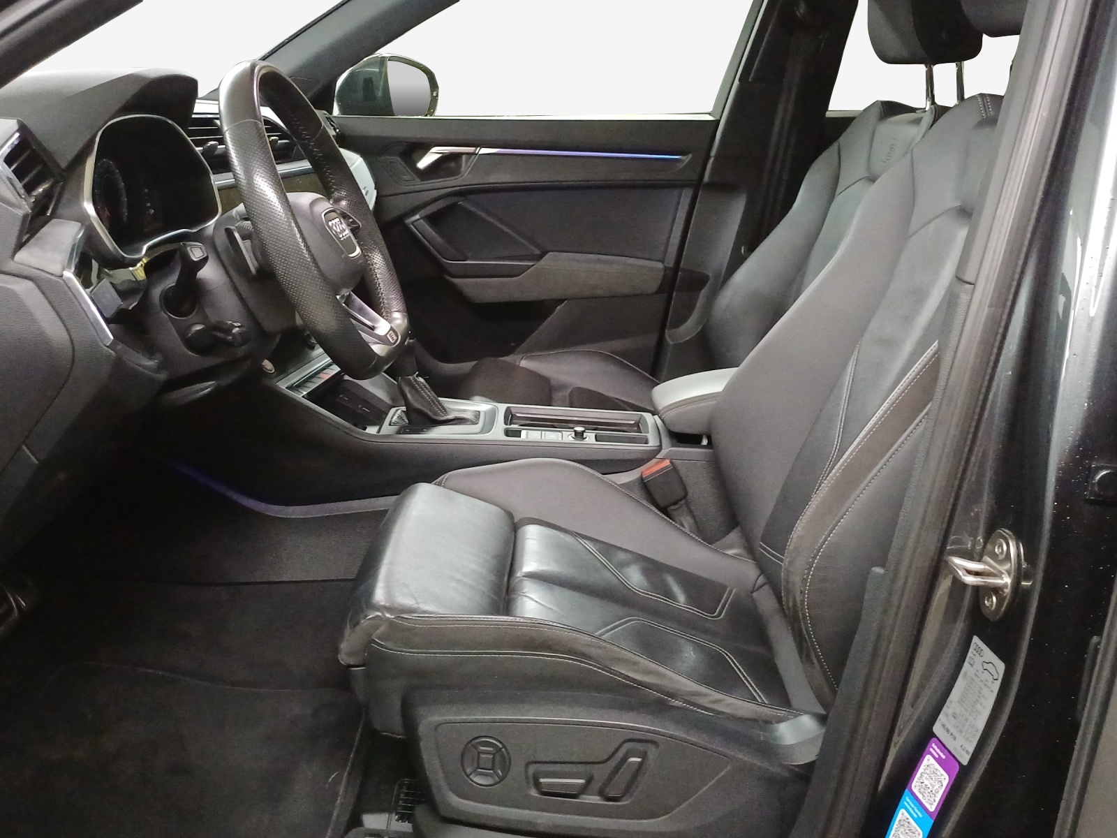 AUDI Q3 45 TFSI S line quattro S-tronic-image-7