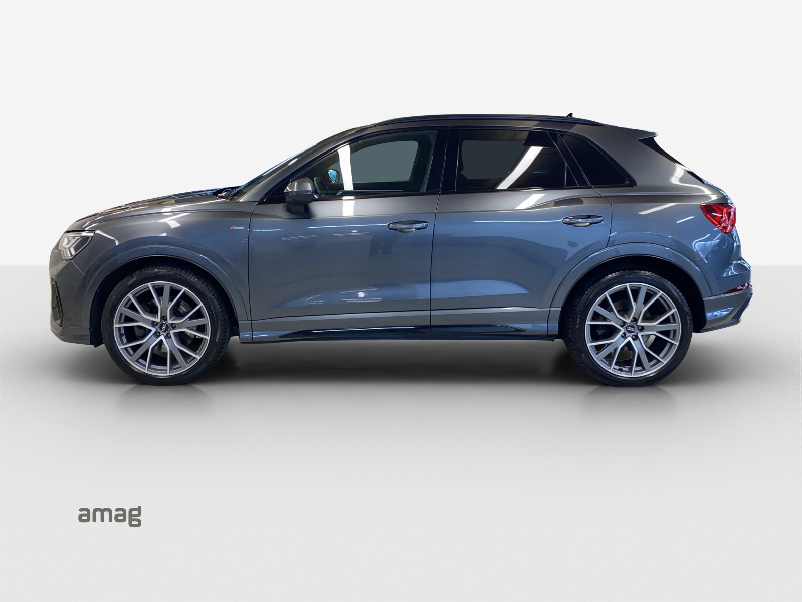 AUDI Q3 45 TFSI S line quattro S-tronic-image-1