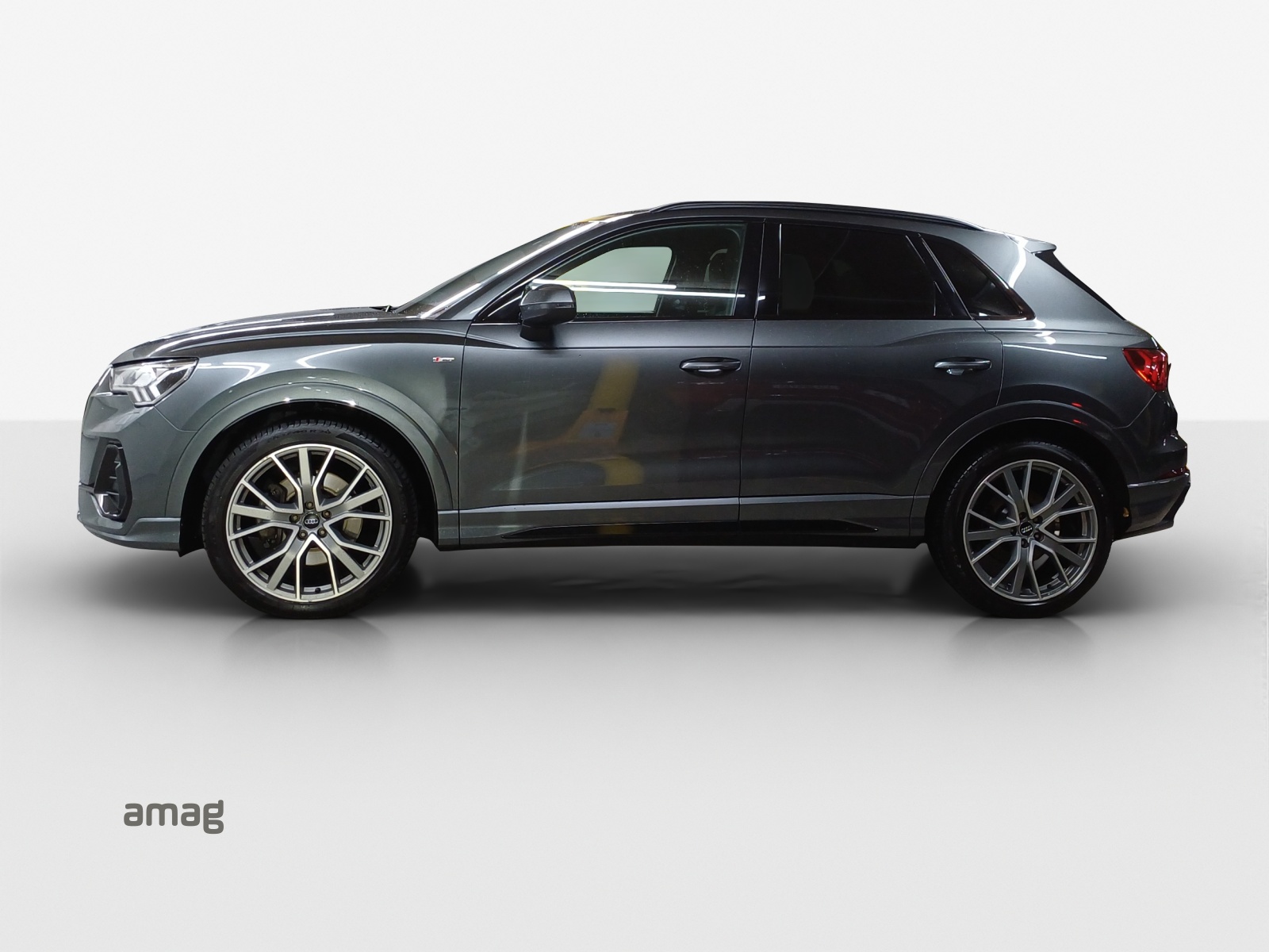 AUDI Q3 45 TFSI S line quattro S-tronic-image-1