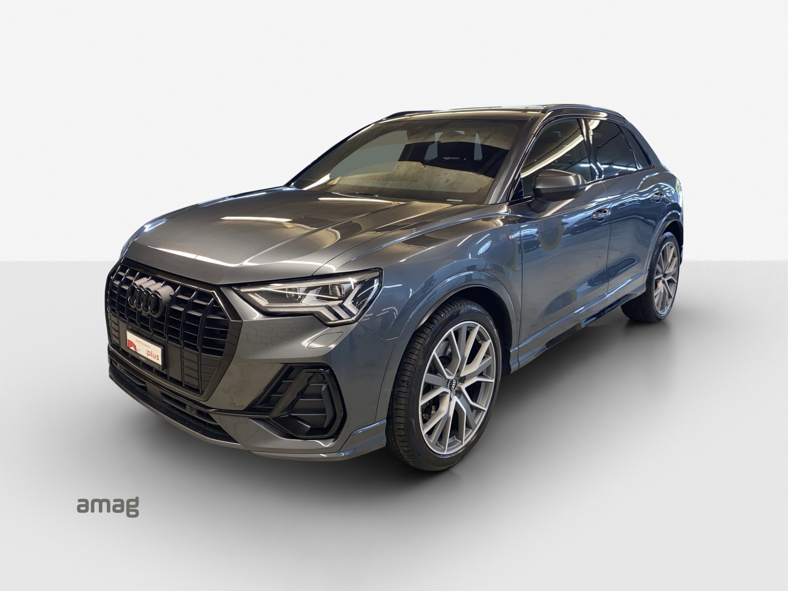 AUDI Q3 45 TFSI S line quattro S-tronic-image-0