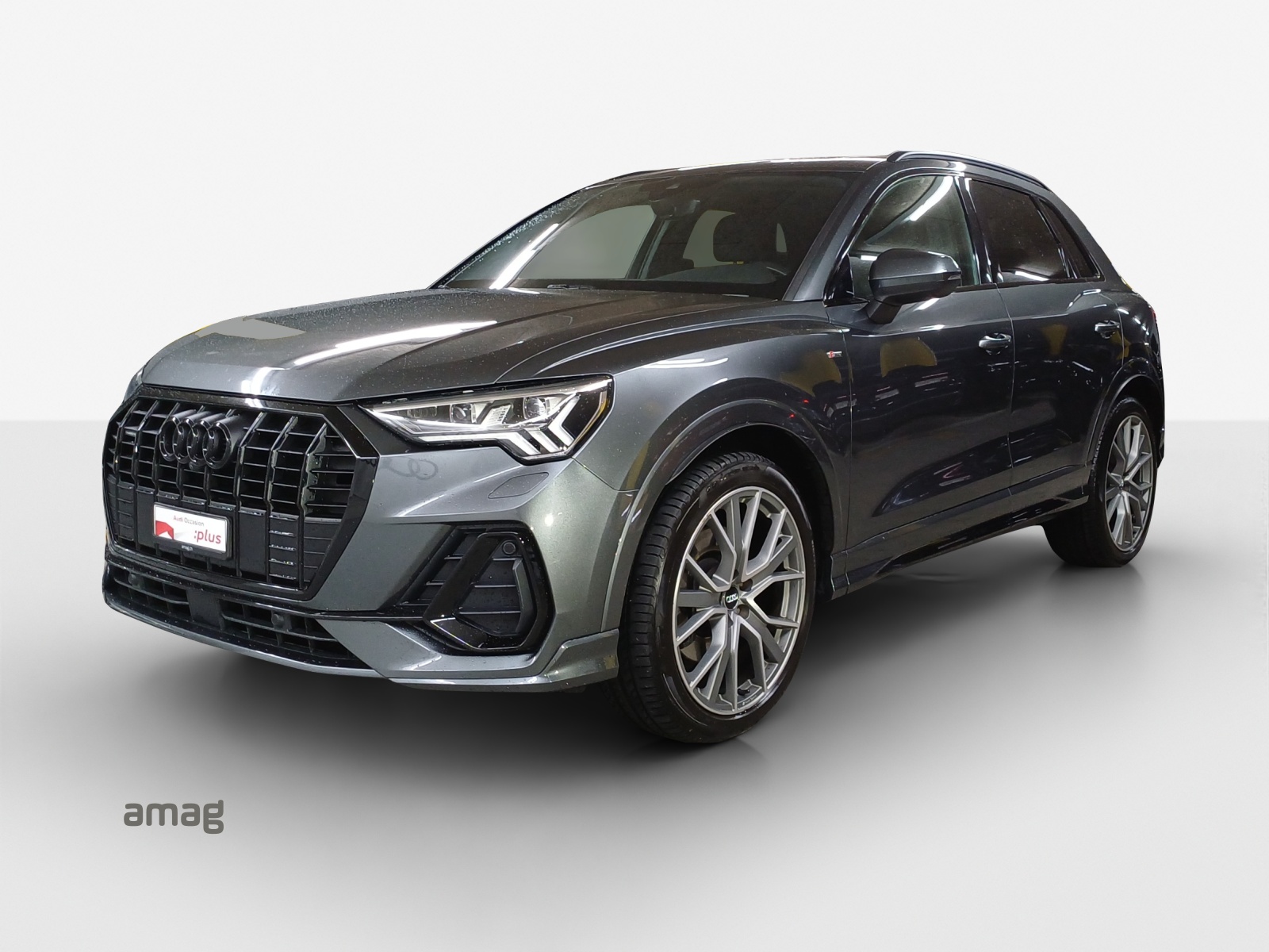 AUDI Q3 45 TFSI S line quattro S-tronic-image-0
