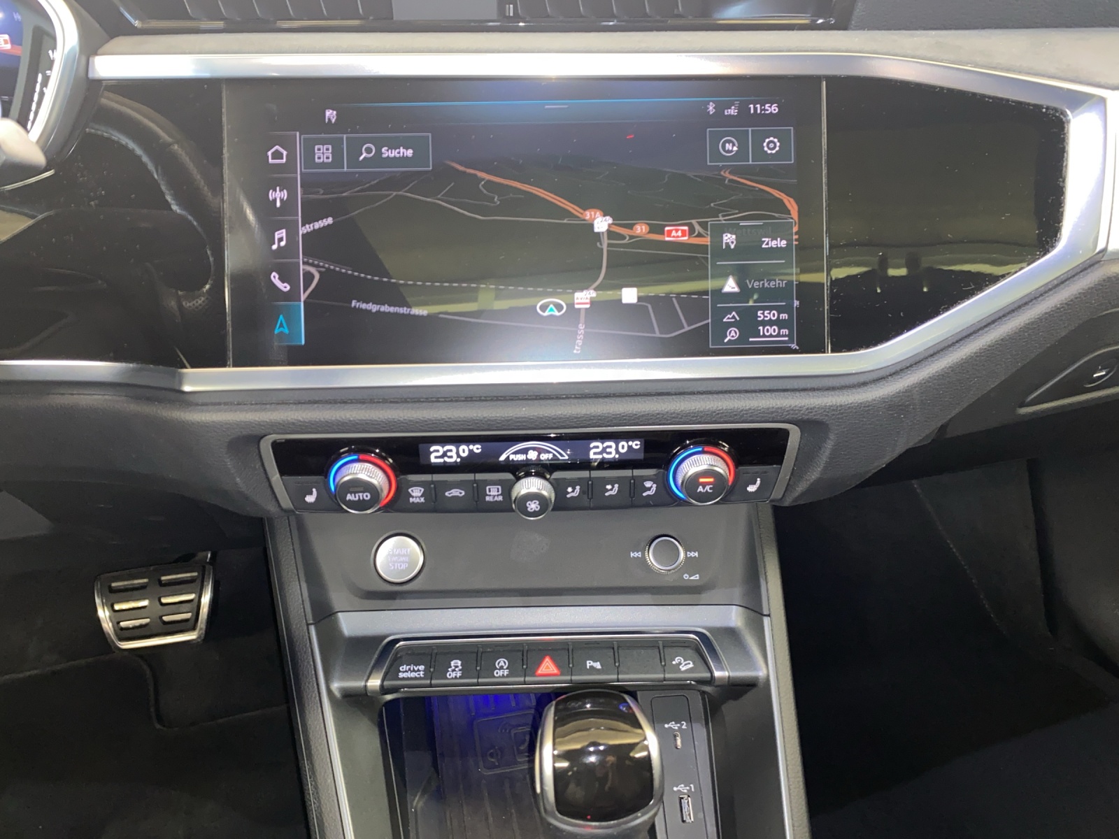 AUDI Q3 45 TFSI S line quattro S-tronic-image-10