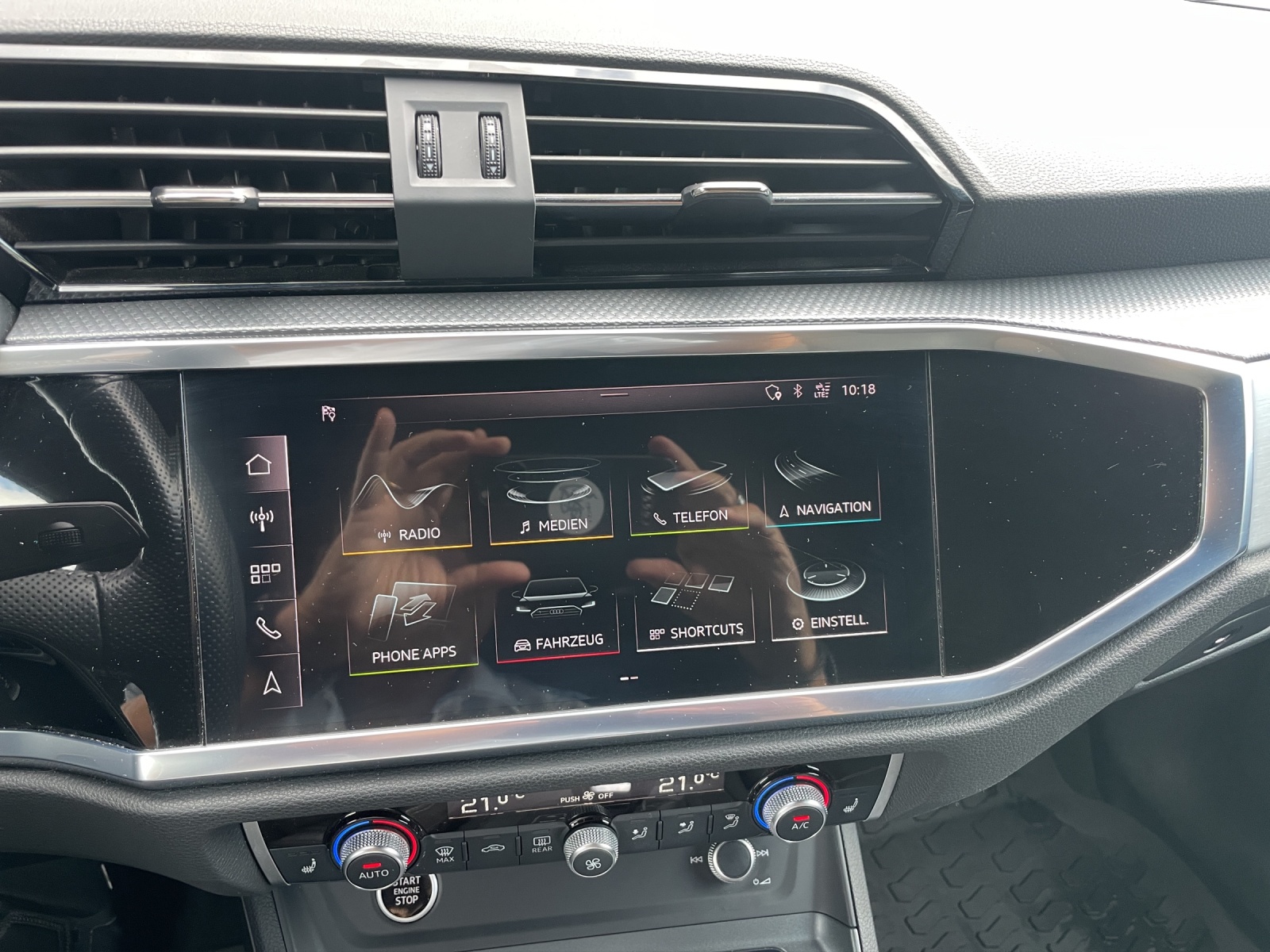 AUDI Q3 Sportback 40 TDI S line Attraction quattro S-tronic-image-11