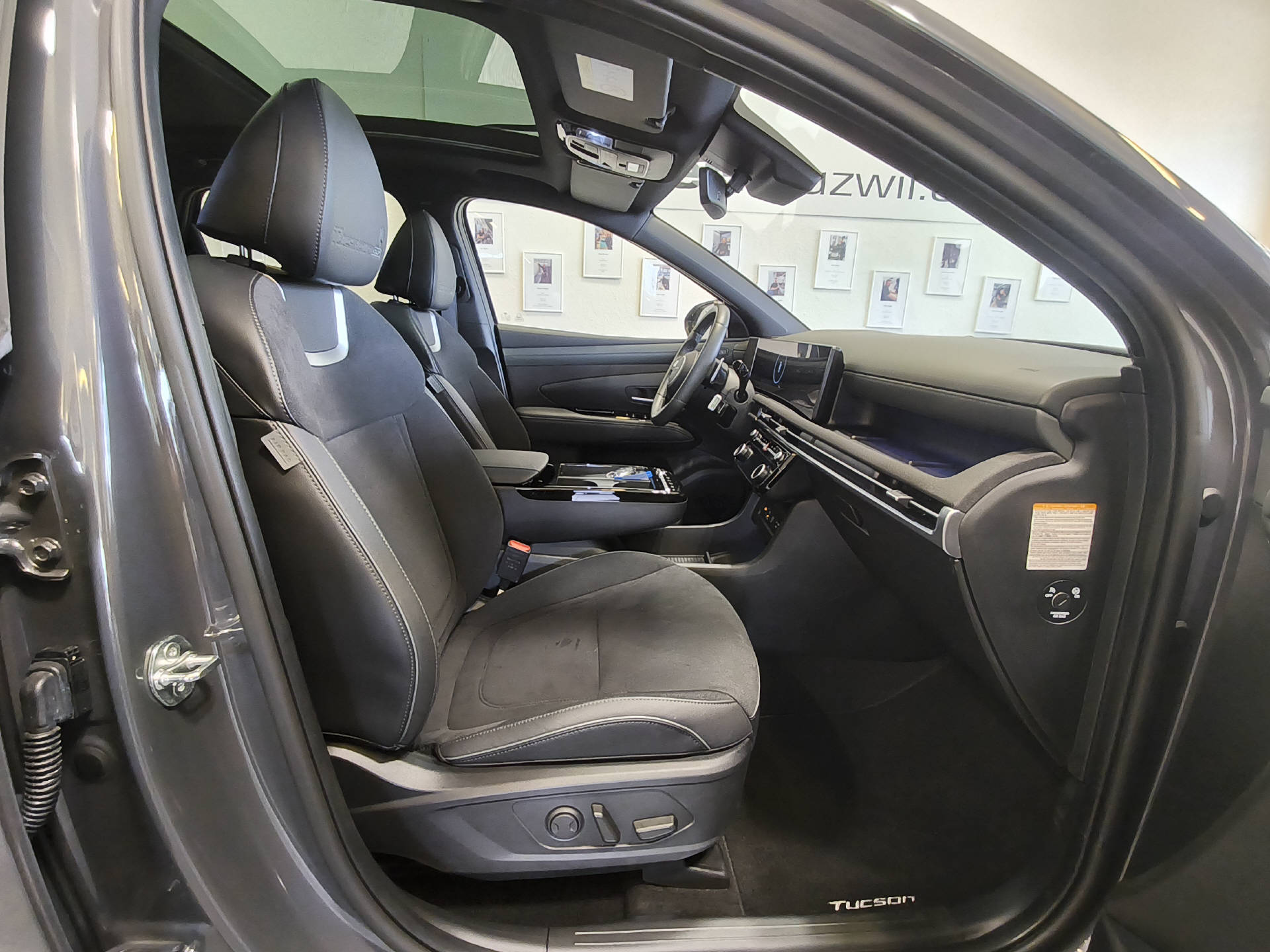 HYUNDAI Tucson 1.6 T-GDi PHEV 20th Anniversary 4WD-image-14