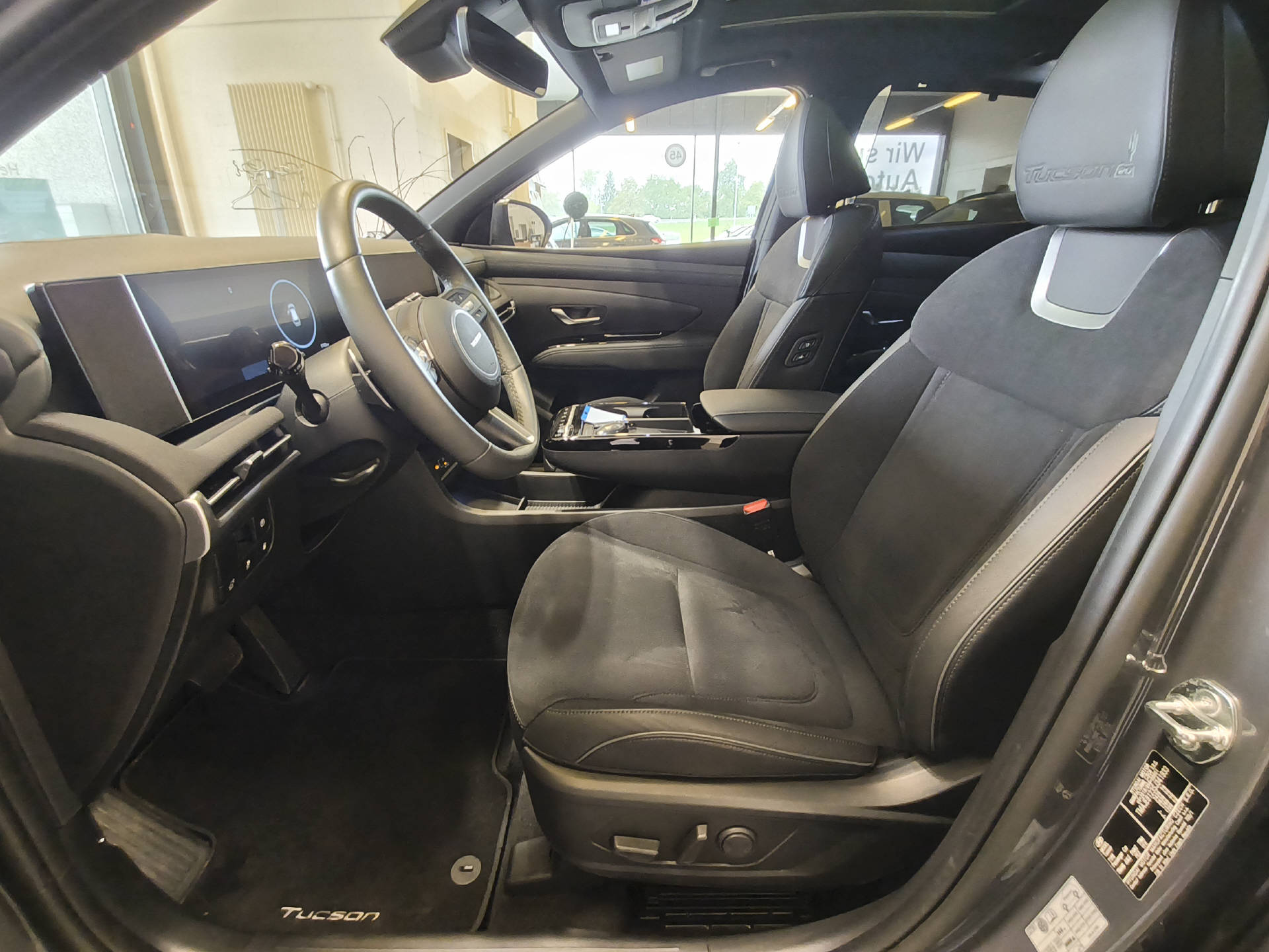 HYUNDAI Tucson 1.6 T-GDi PHEV 20th Anniversary 4WD-image-17