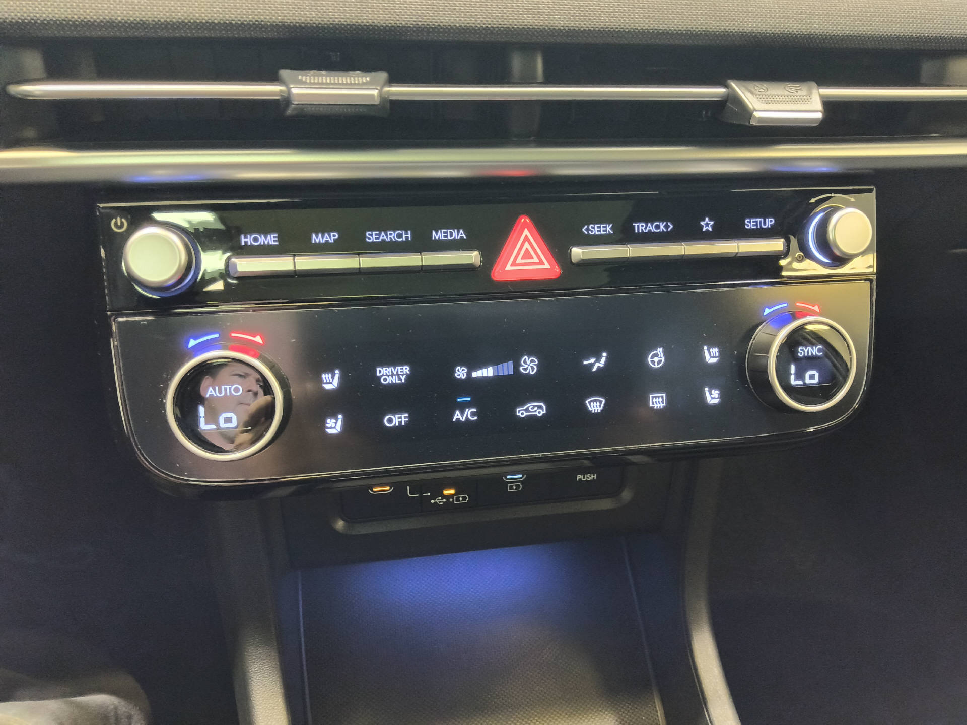 HYUNDAI Tucson 1.6 T-GDi PHEV 20th Anniversary 4WD-image-18