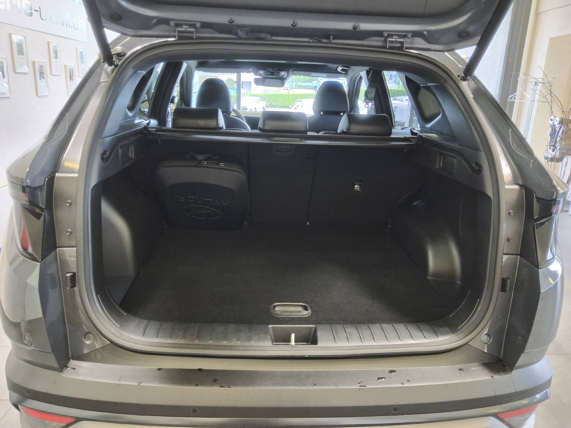 HYUNDAI Tucson 1.6 T-GDi PHEV 20th Anniversary 4WD-image-9