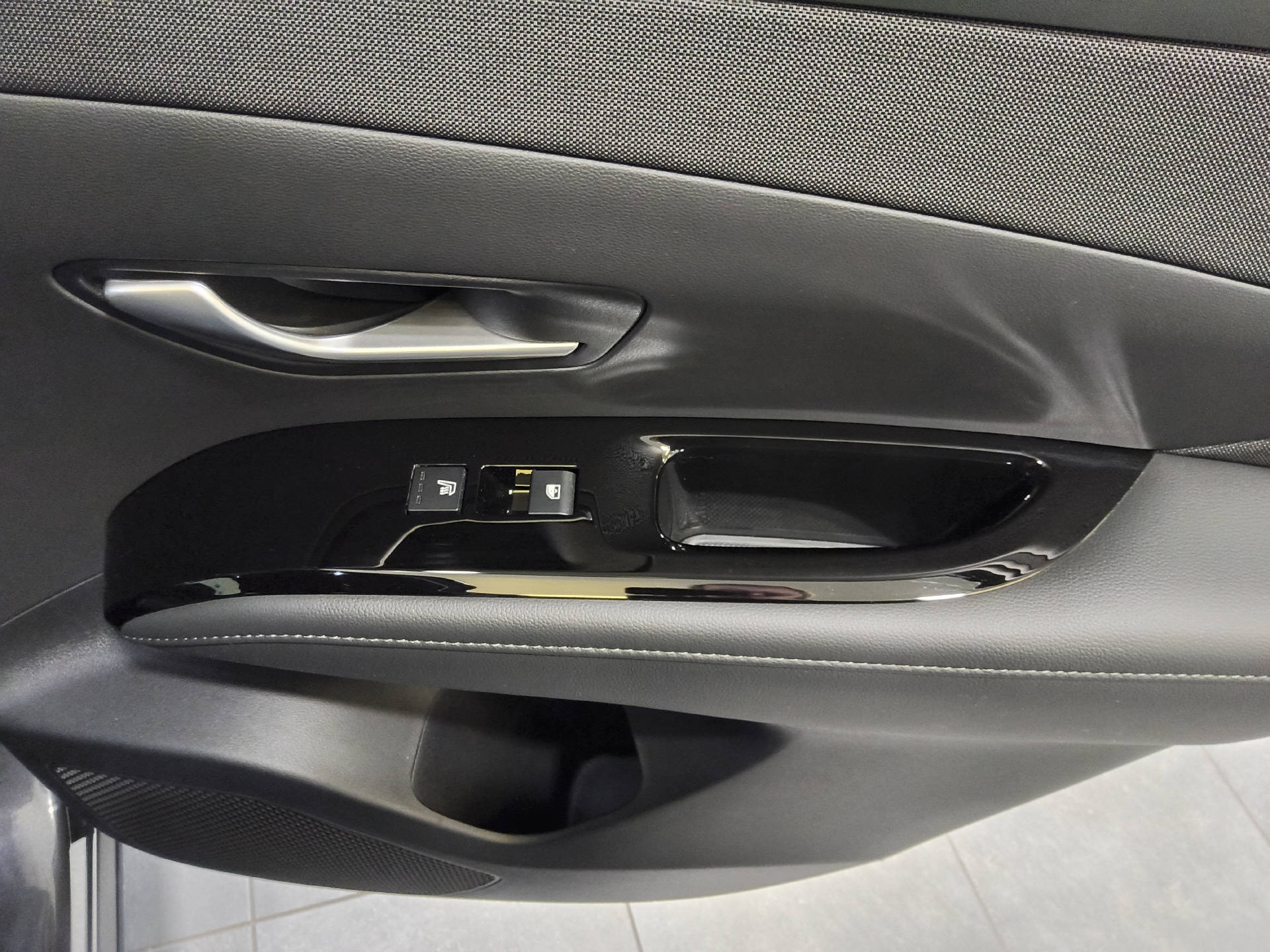 HYUNDAI Tucson 1.6 T-GDi PHEV 20th Anniversary 4WD-image-12
