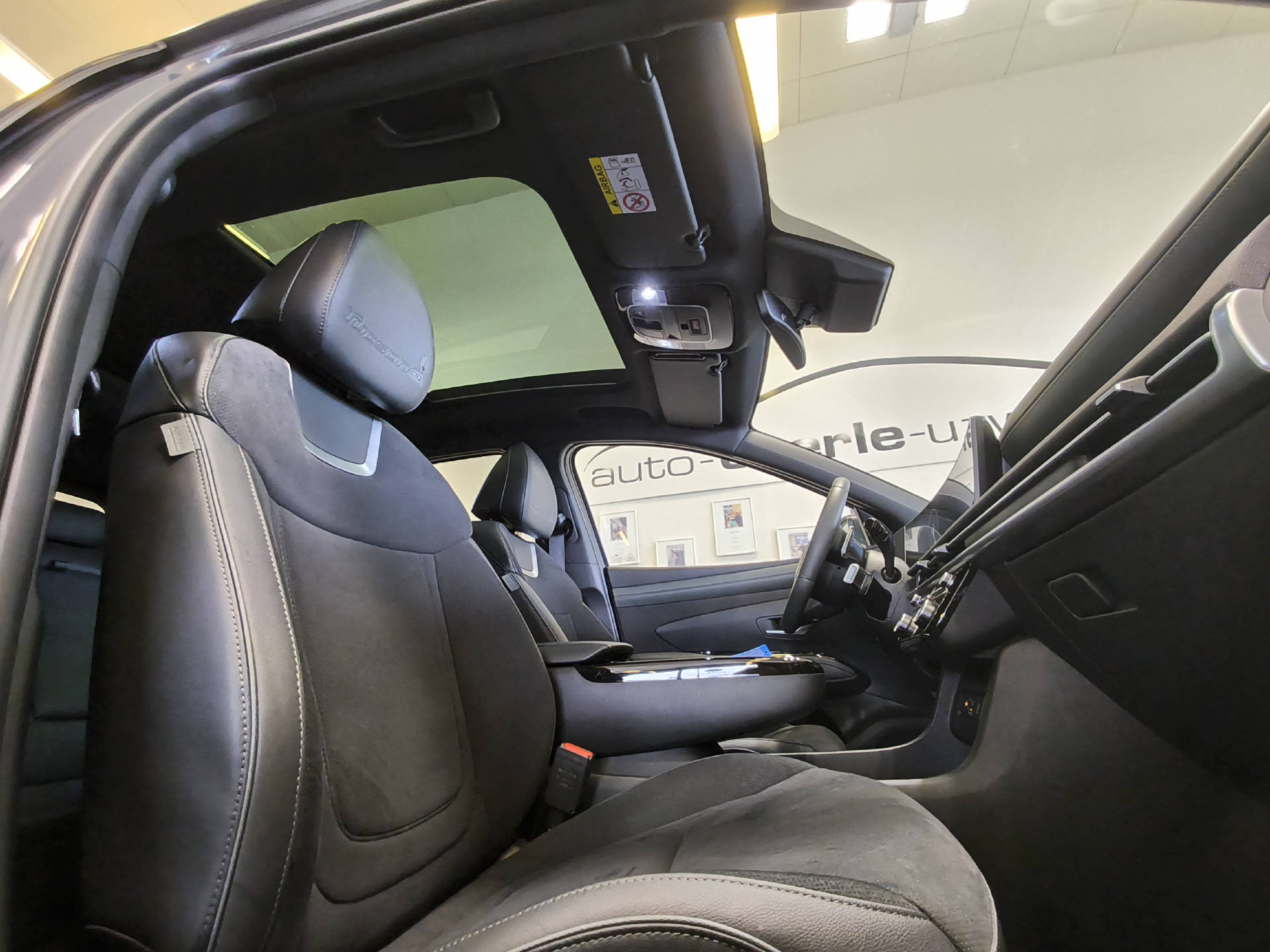 HYUNDAI Tucson 1.6 T-GDi PHEV 20th Anniversary 4WD-image-15