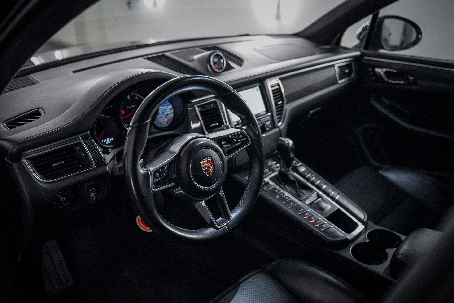 PORSCHE Macan Turbo PDK-image-5