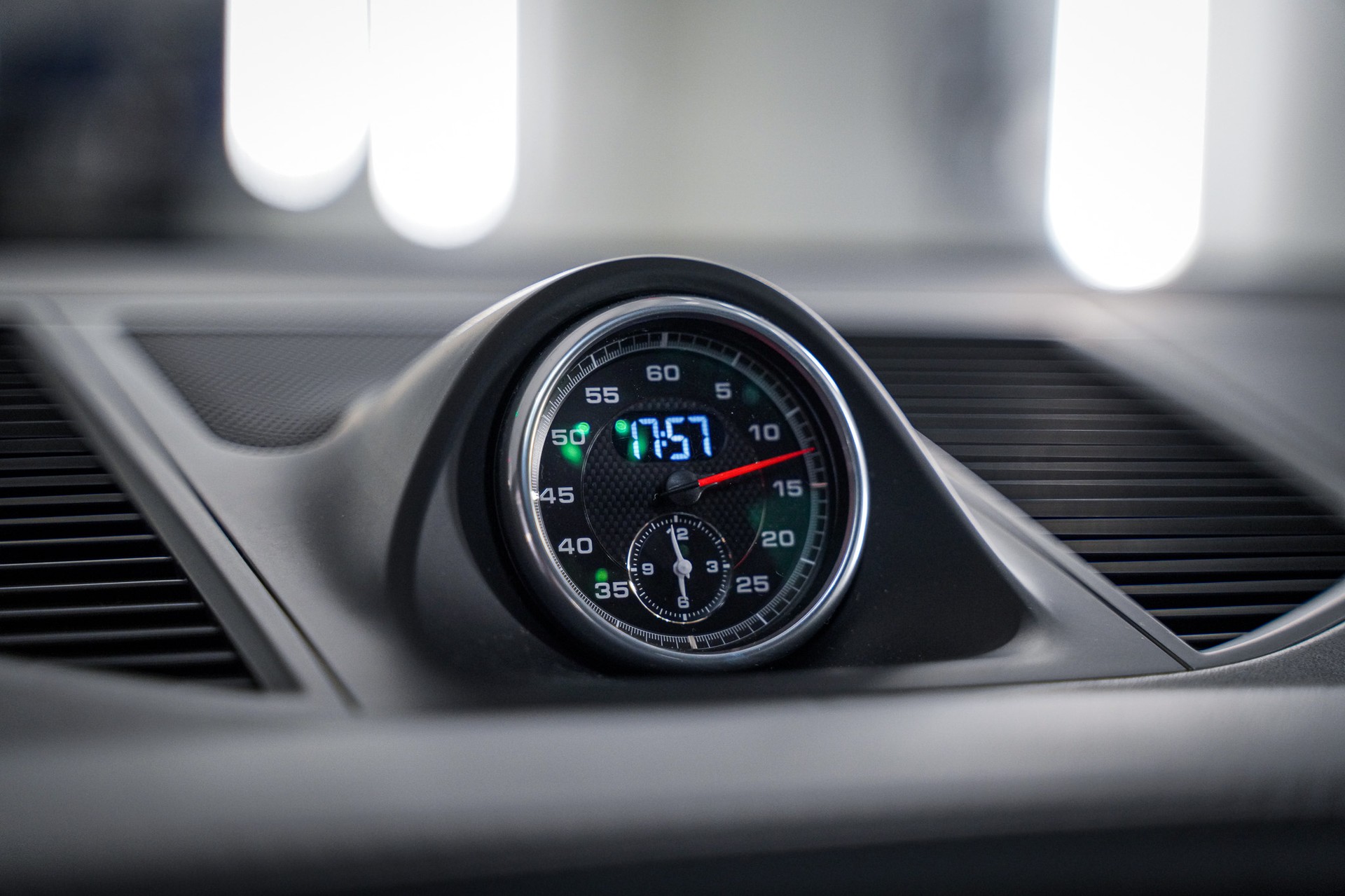 PORSCHE Macan Turbo PDK-image-13