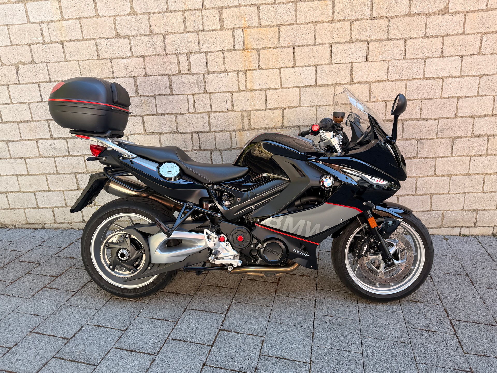 BMW F 800 GT-showroom-element-2
