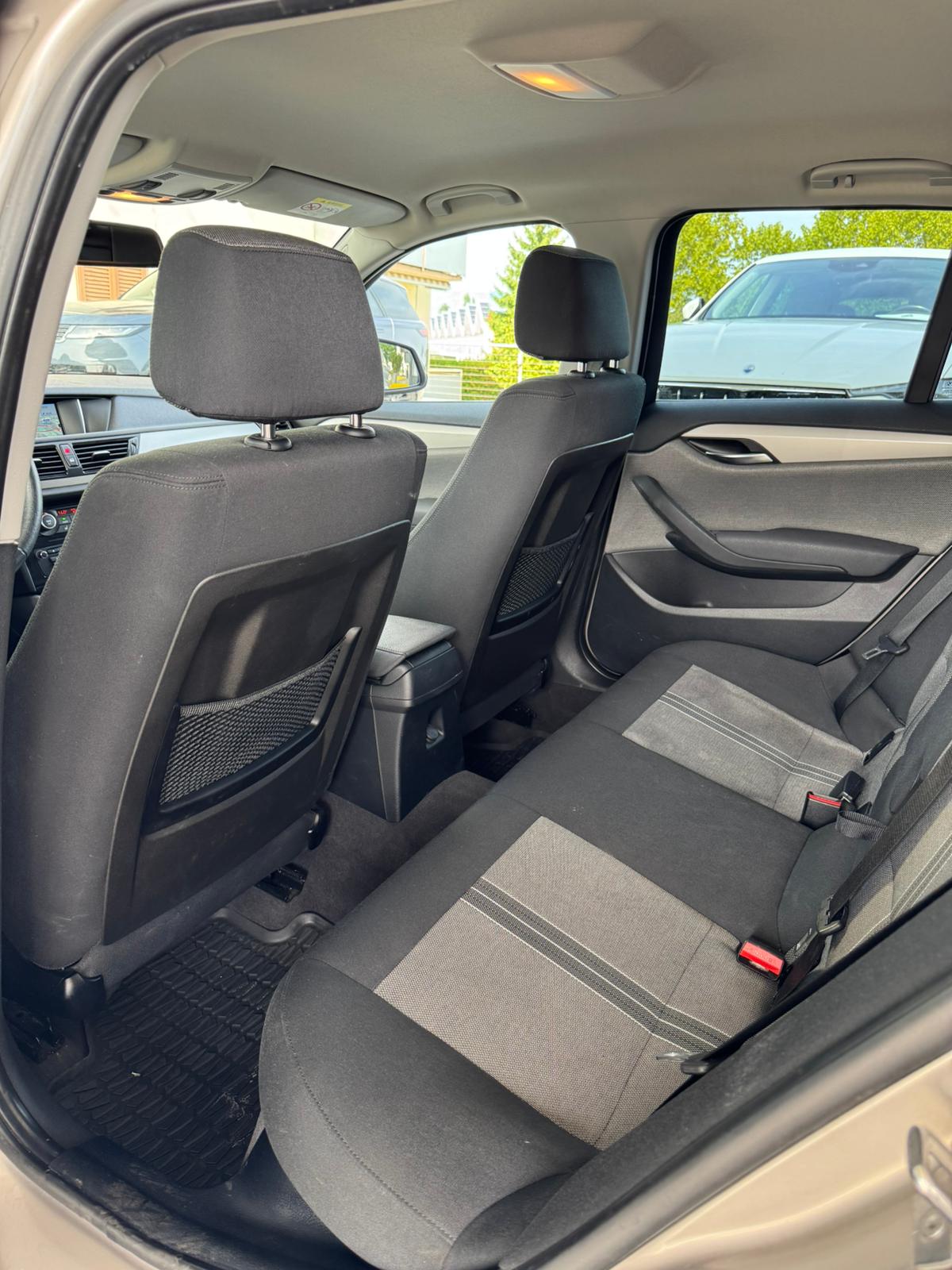 BMW X1 sDrive 20d Steptronic-image-12