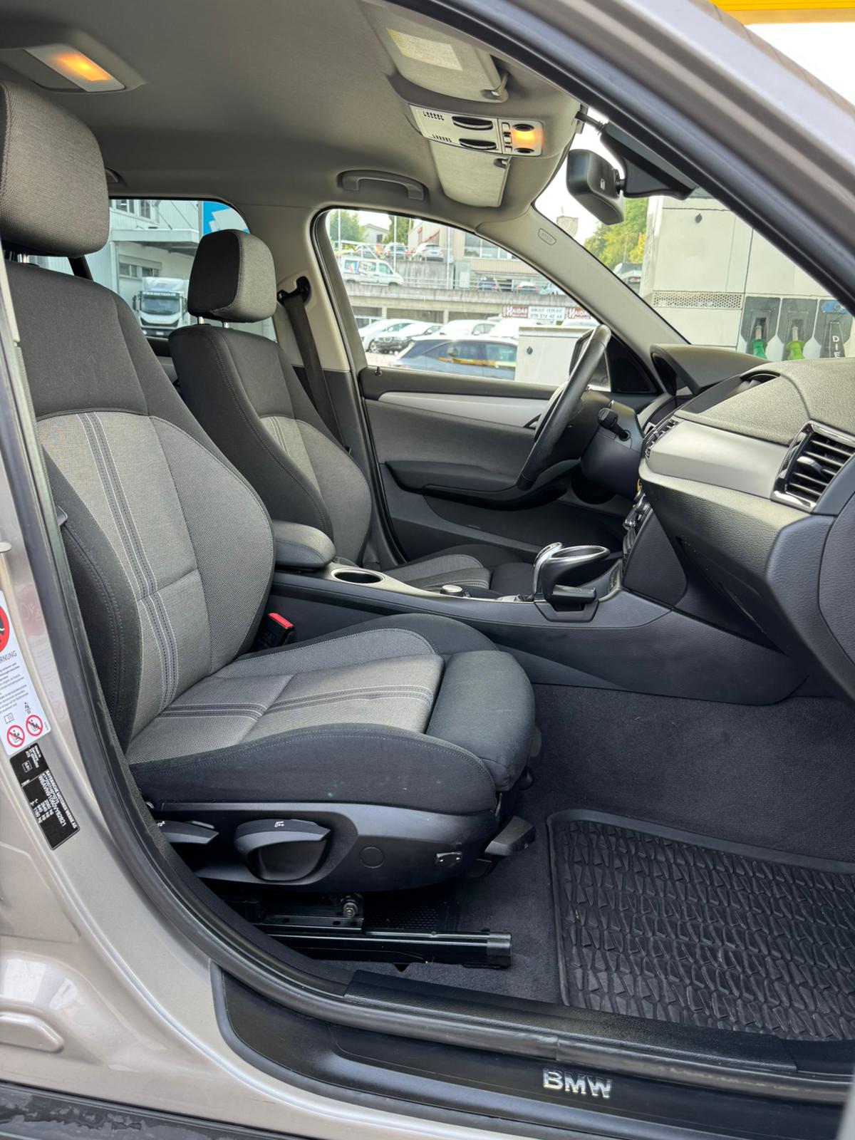 BMW X1 sDrive 20d Steptronic-image-14
