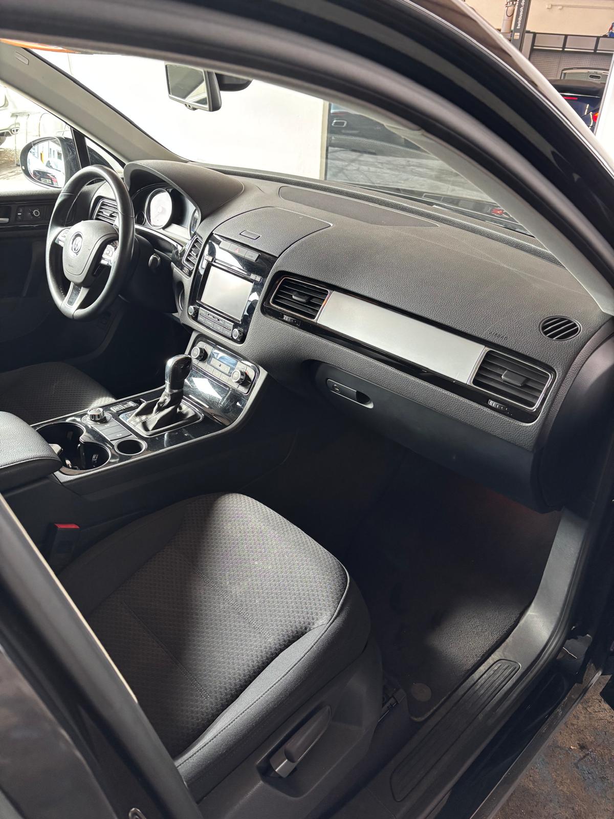 VW Touareg 3.0 TDI BMT Terrain Tech Tiptronic-image-5