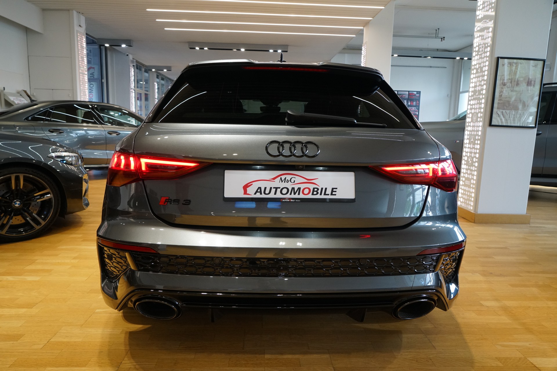 AUDI RS3 Sportback 2.5 TSI quattro S-tronic-image-5