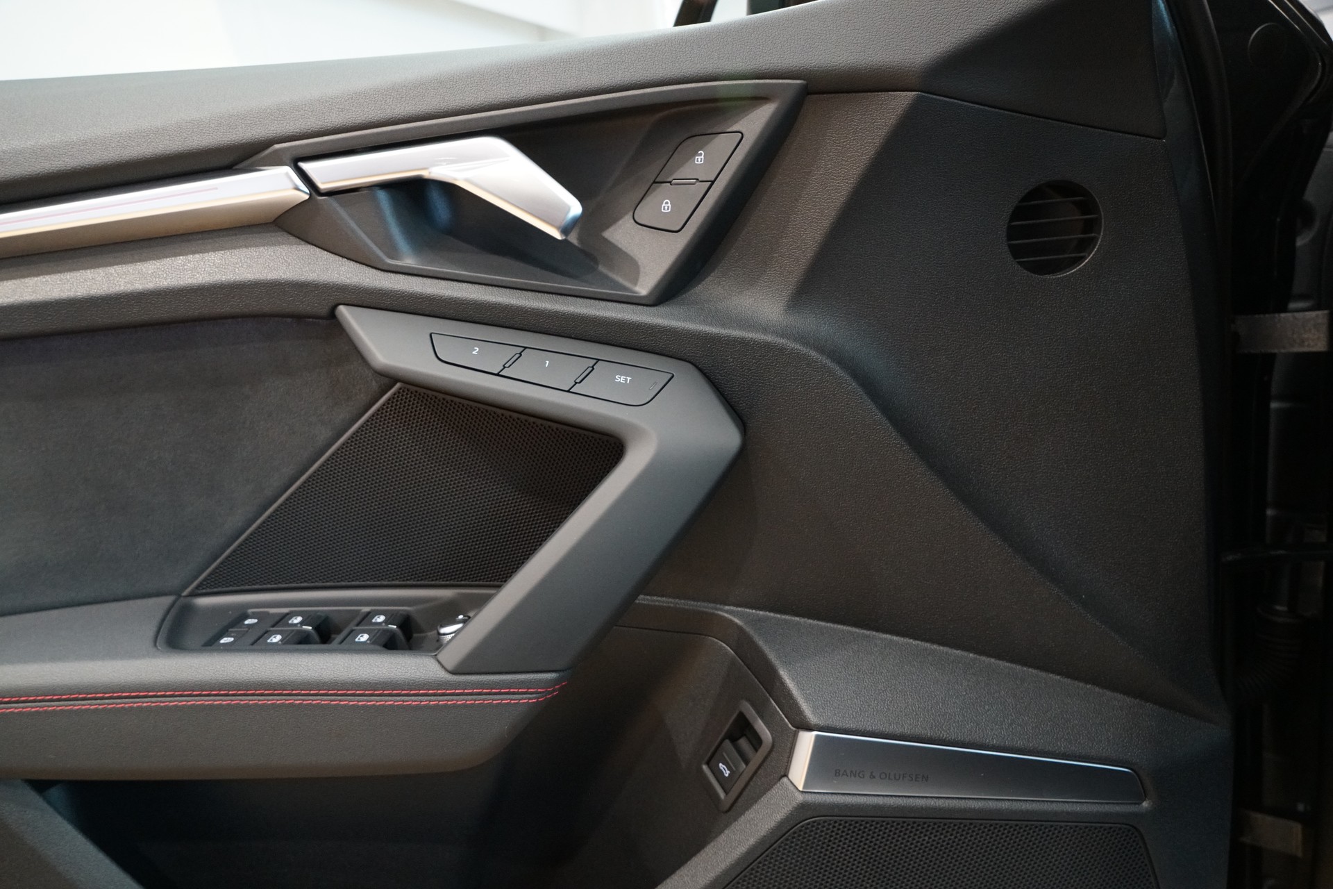AUDI RS3 Sportback 2.5 TSI quattro S-tronic-image-19