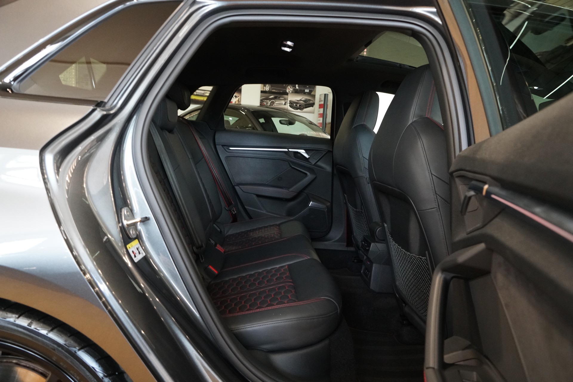 AUDI RS3 Sportback 2.5 TSI quattro S-tronic-image-21