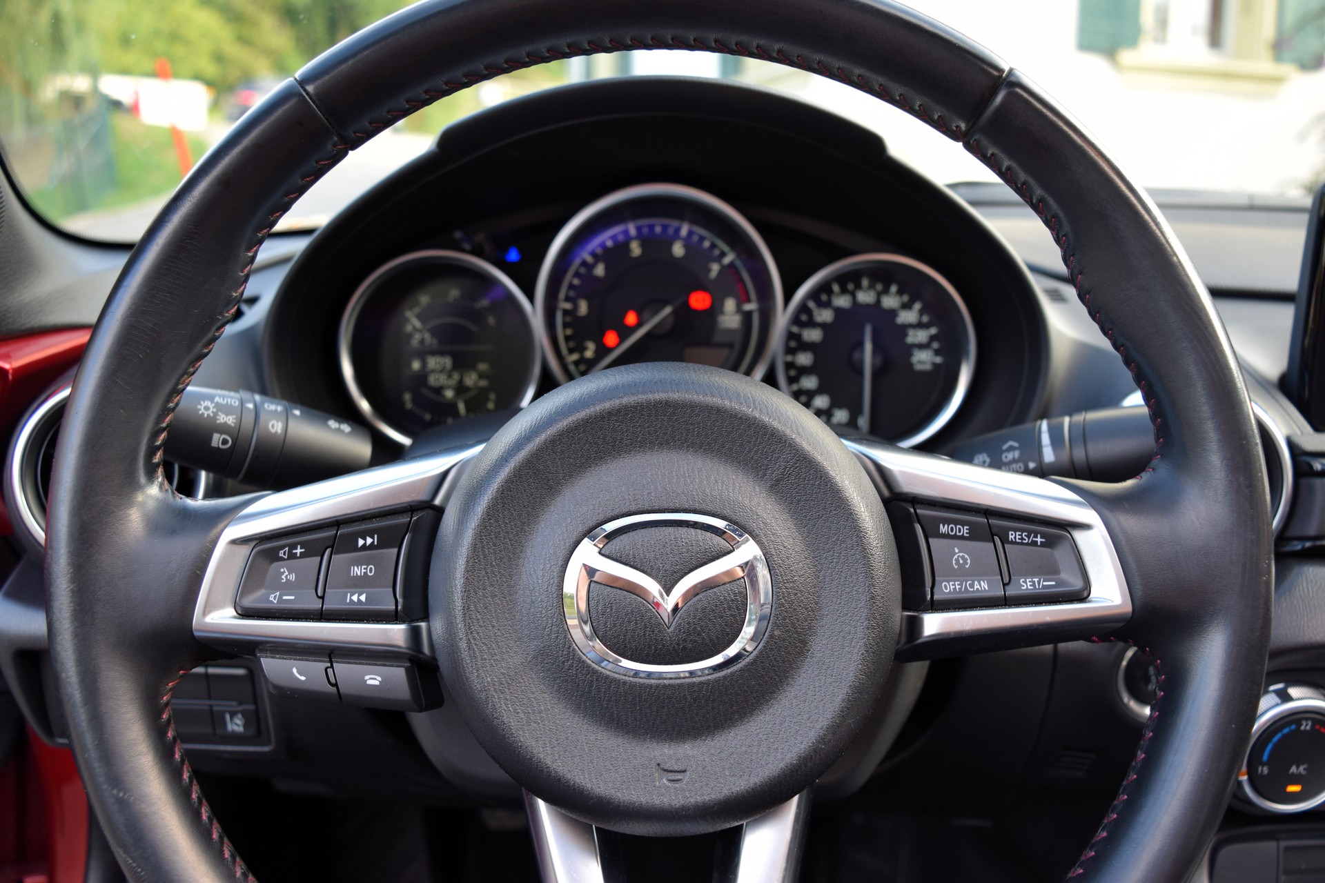 MAZDA MX-5 SKYACTIV-G 131 Revolution-image-11