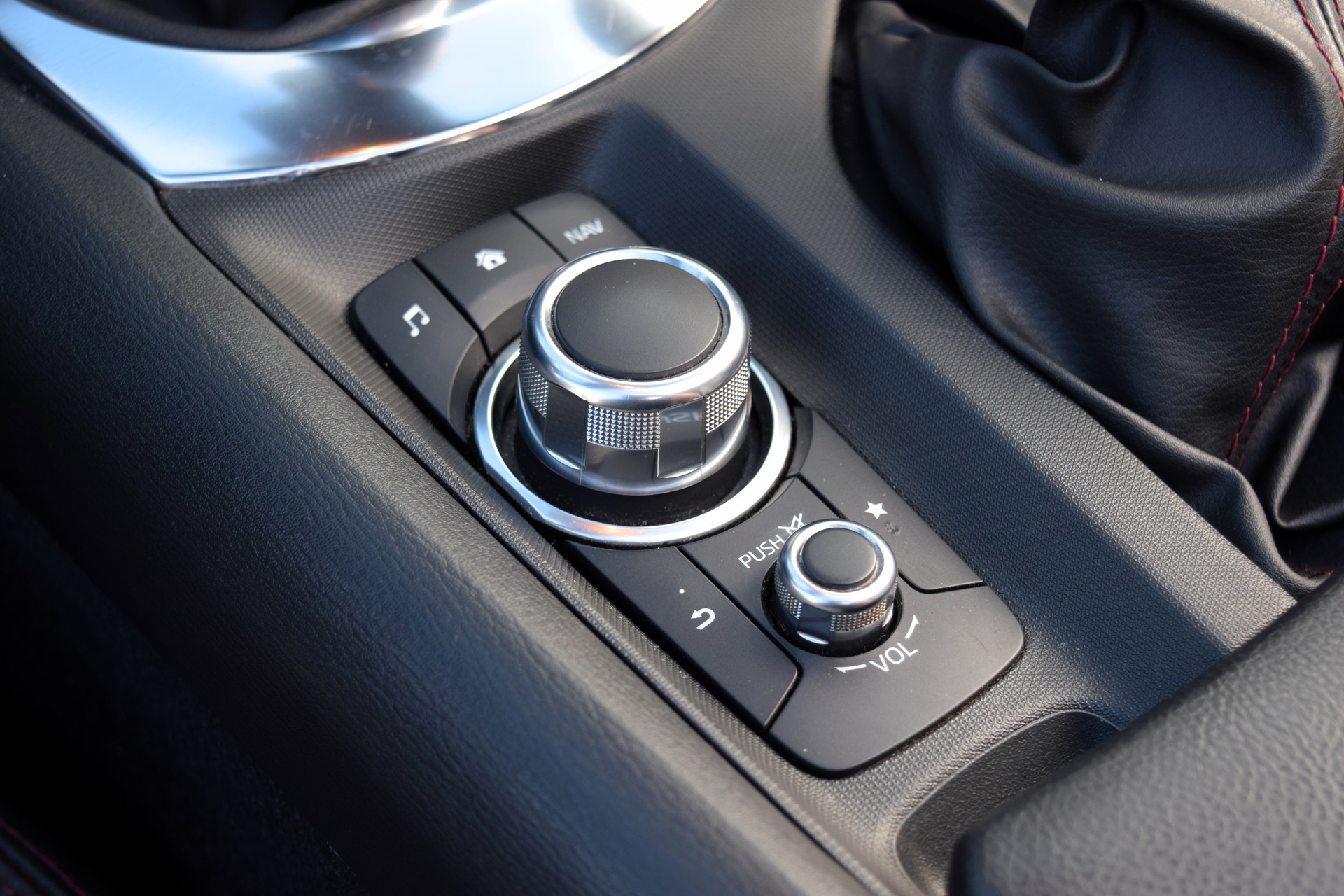 MAZDA MX-5 SKYACTIV-G 131 Revolution-image-12