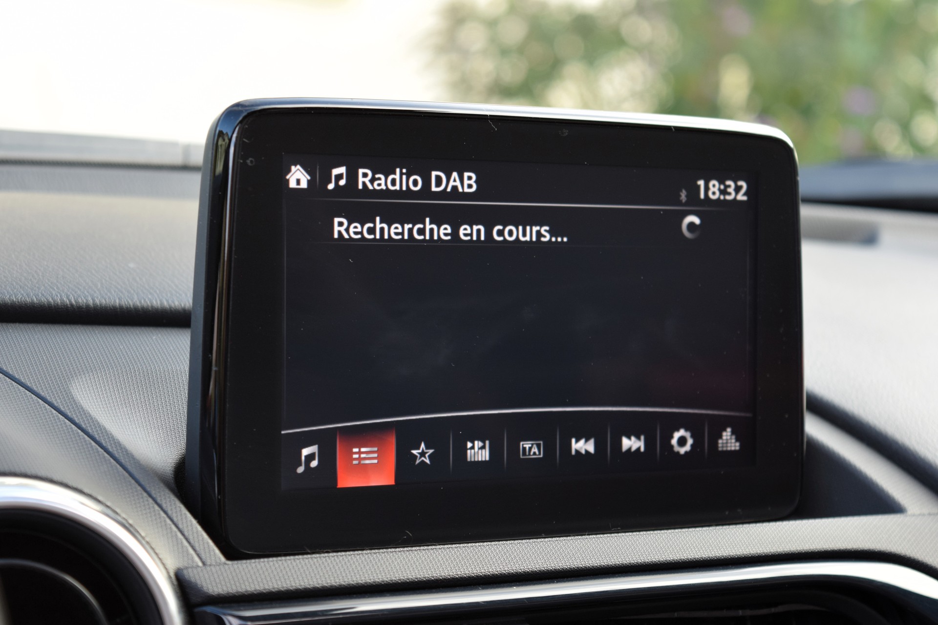 MAZDA MX-5 SKYACTIV-G 131 Revolution-image-2