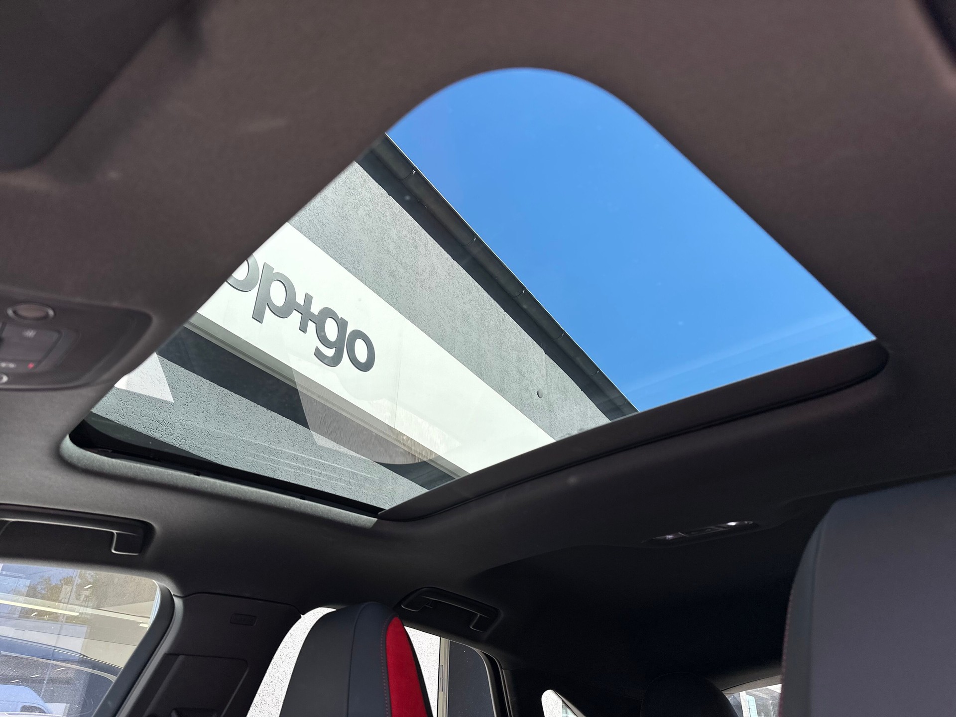 AUDI RS Q3 Sportback quattro S tronic-image-15