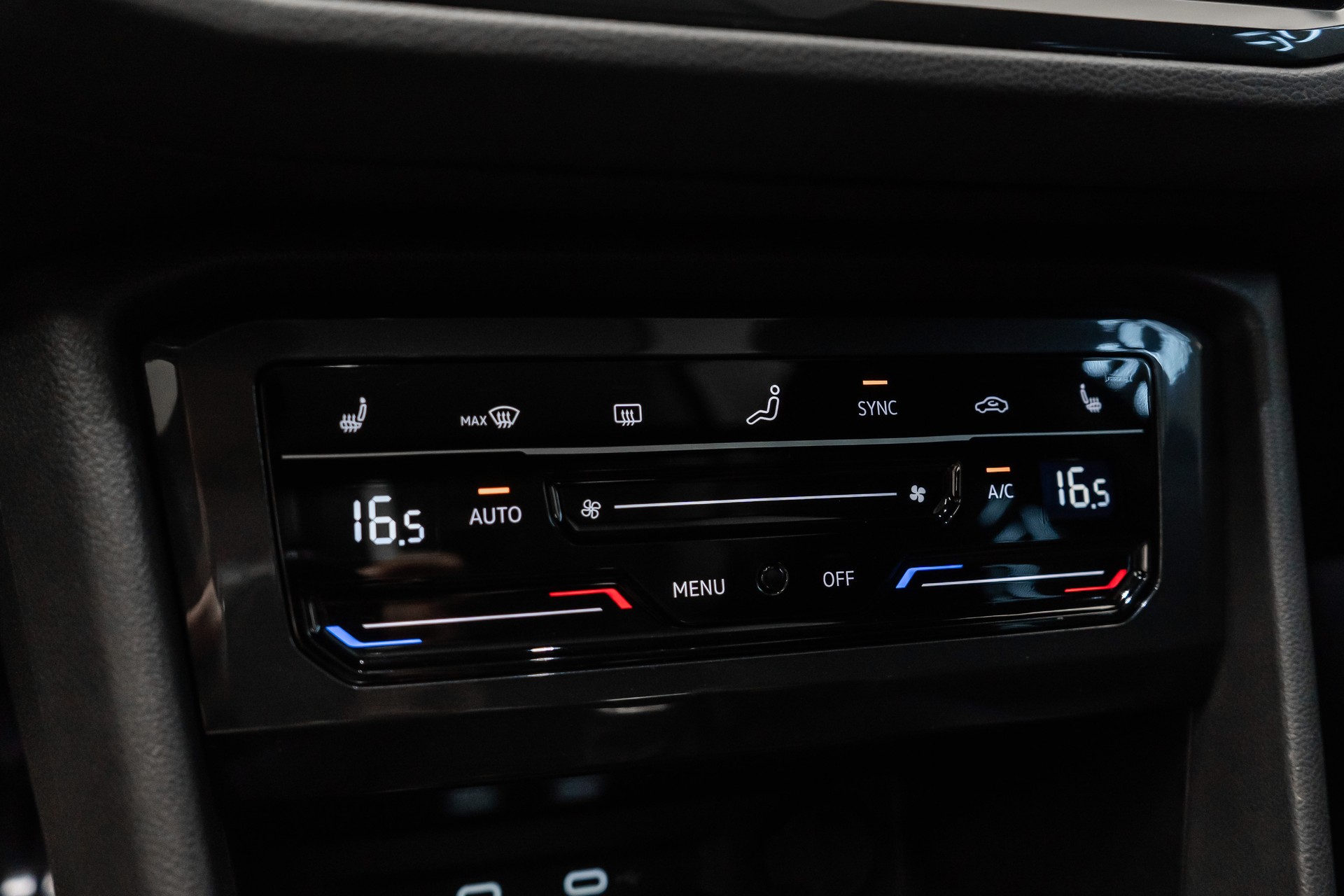 VW Tiguan 2.0TSI R 4Motion DSG-image-29