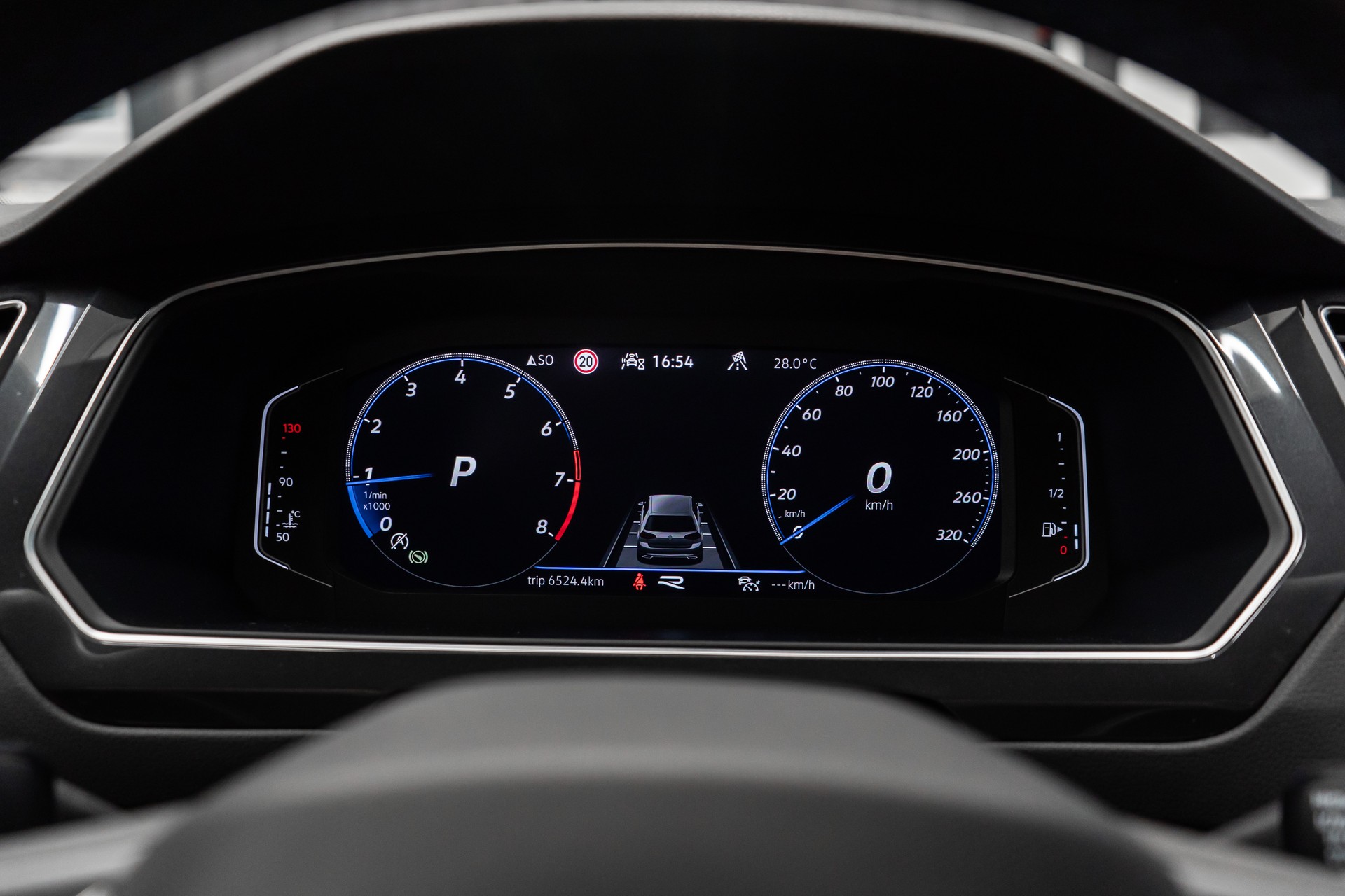 VW Tiguan 2.0TSI R 4Motion DSG-image-26