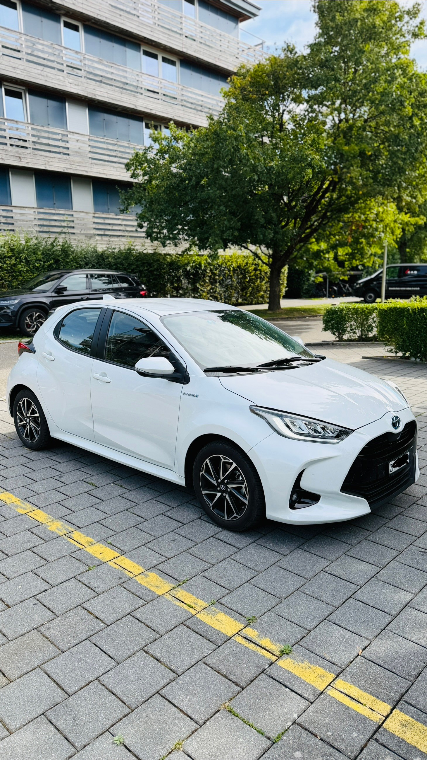 TOYOTA 1.5 VVT-i HSD Trend-image-0