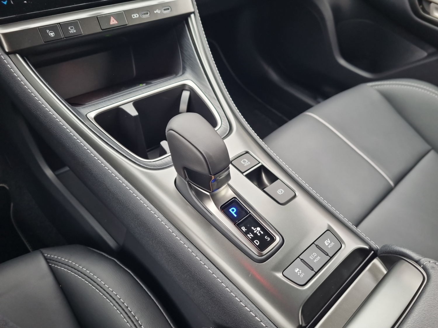 LEXUS LBX 1.5 Hybrid Relax-image-4