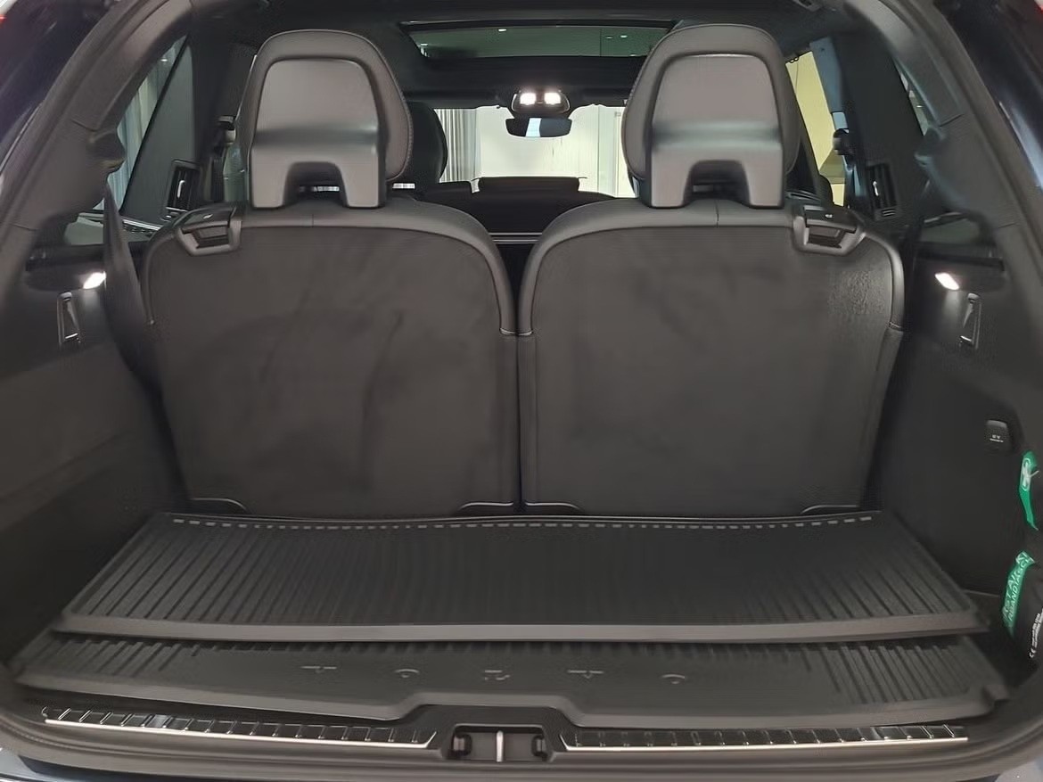VOLVO XC90 T8 AWD PluginHybrid Black Edition Geartronic-image-5