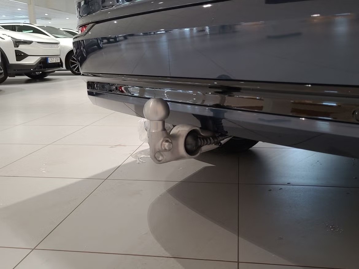 VOLVO XC90 T8 AWD PluginHybrid Black Edition Geartronic-image-6