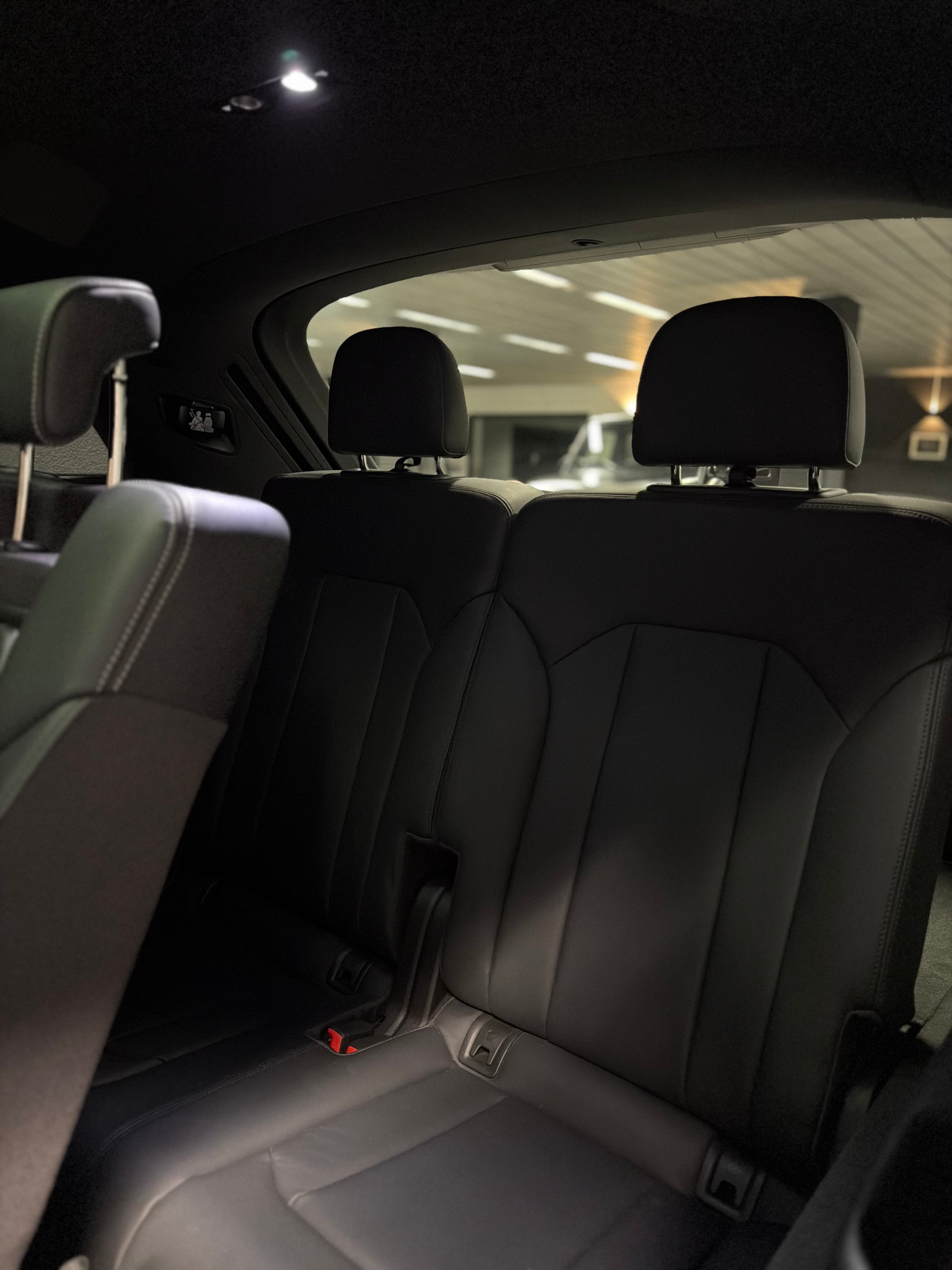 AUDI Q7 3.0 TDI quattro tiptronic S-Line! 1. Hand!-image-21